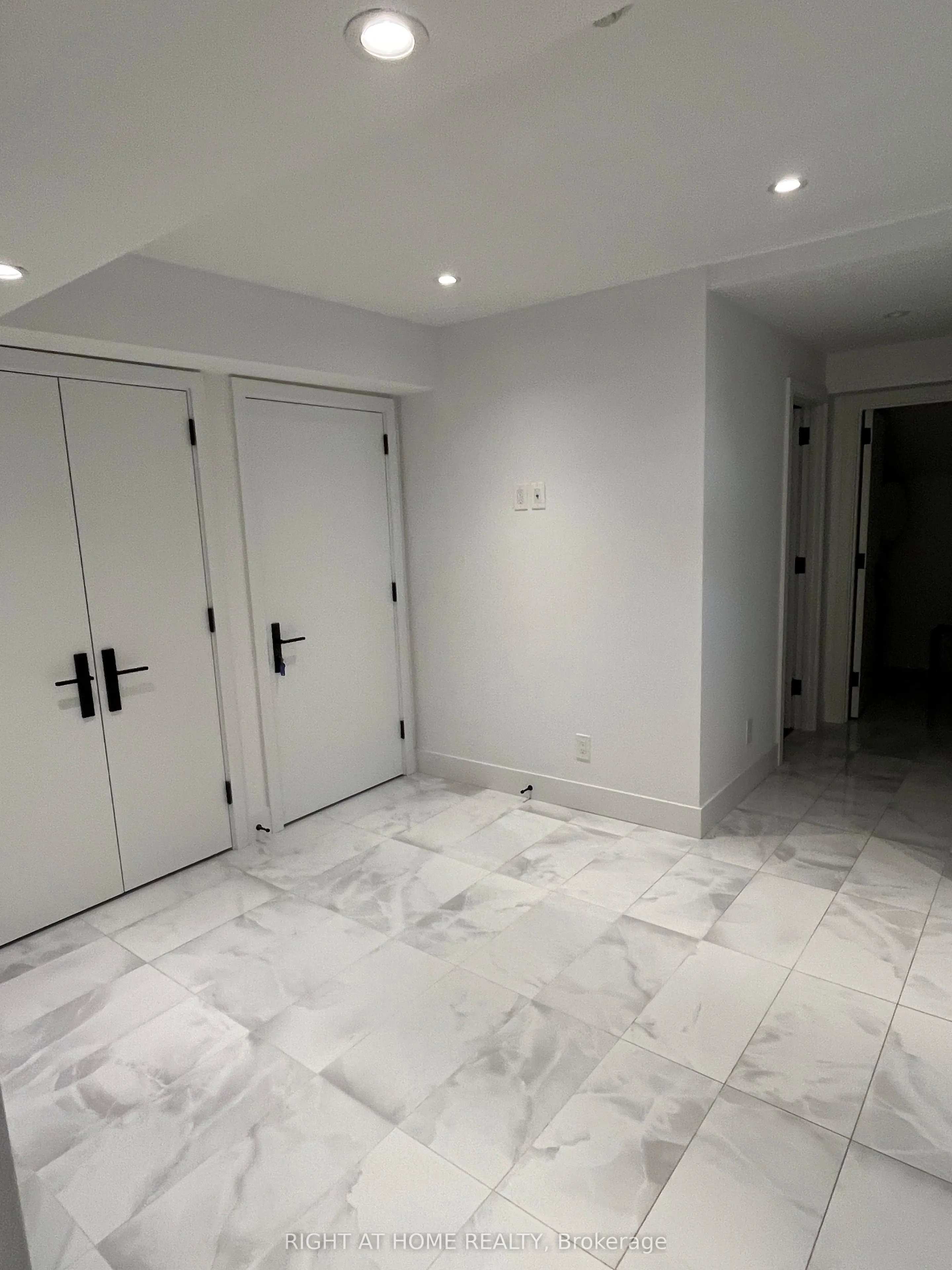 218 Jane Street, #Lower Level
