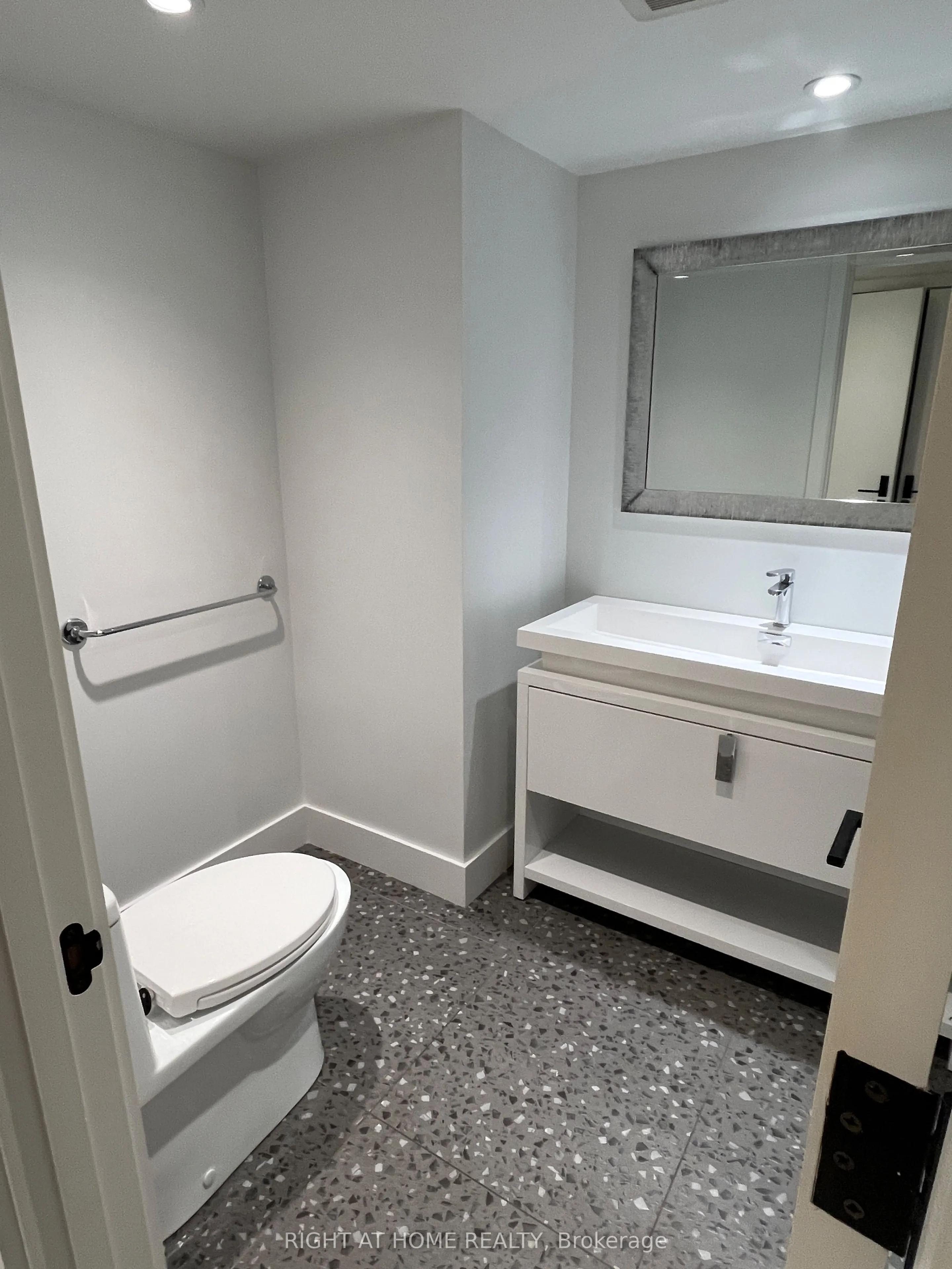 218 Jane Street, #Lower Level
