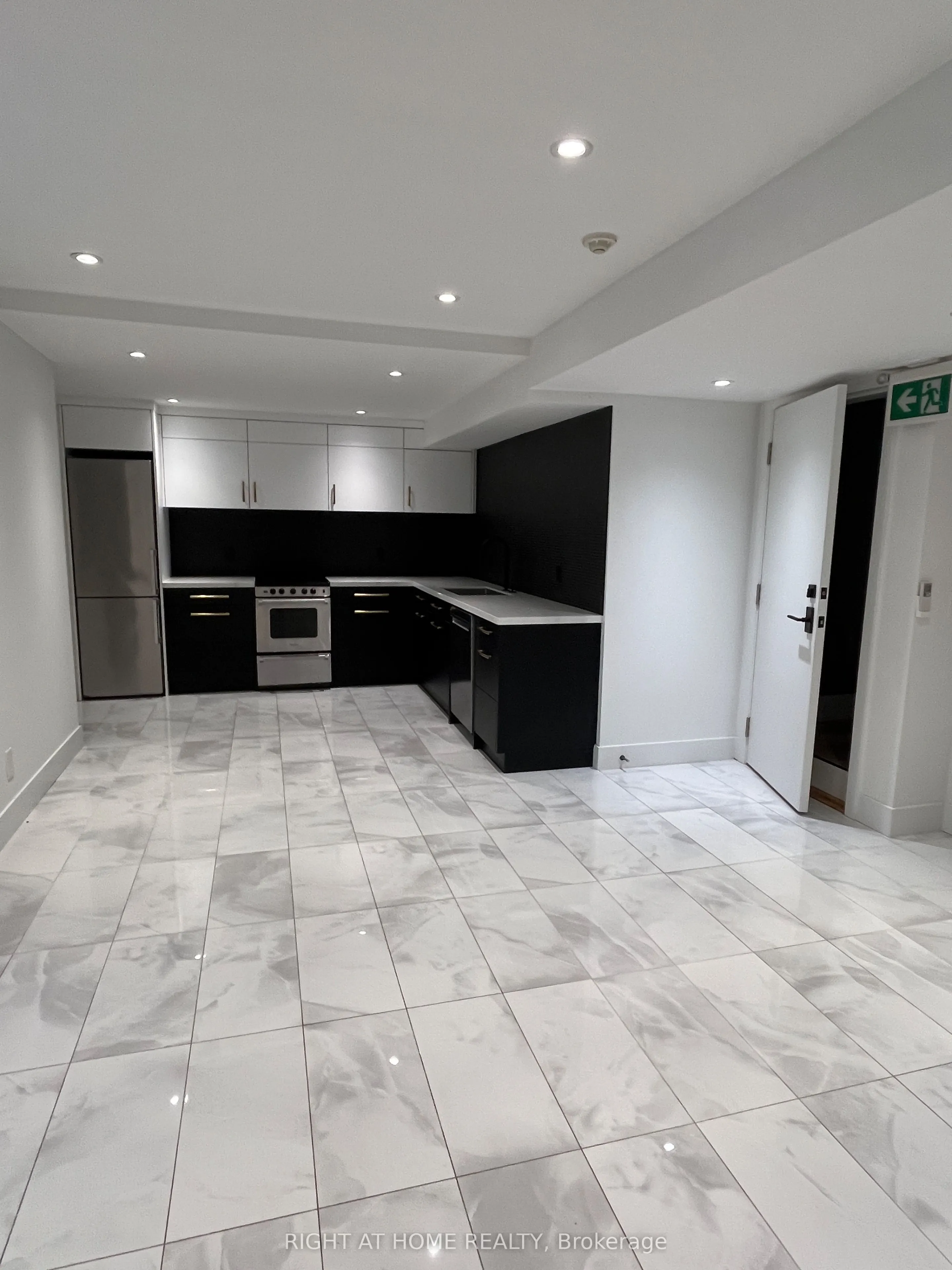 218 Jane Street, #Lower Level