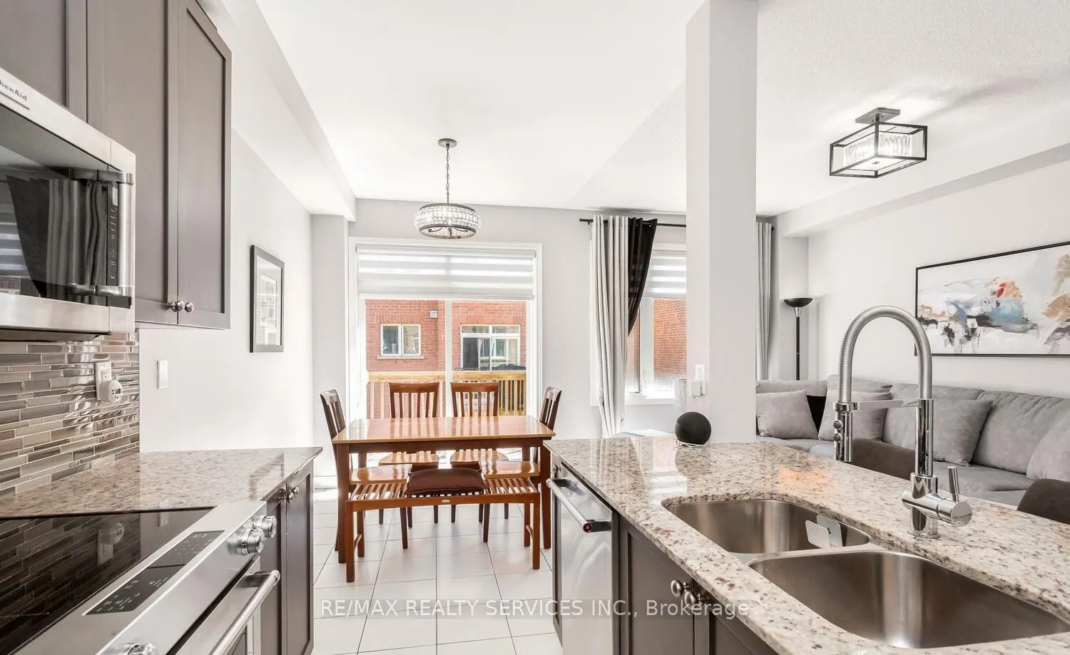 14 Rockman Crescent