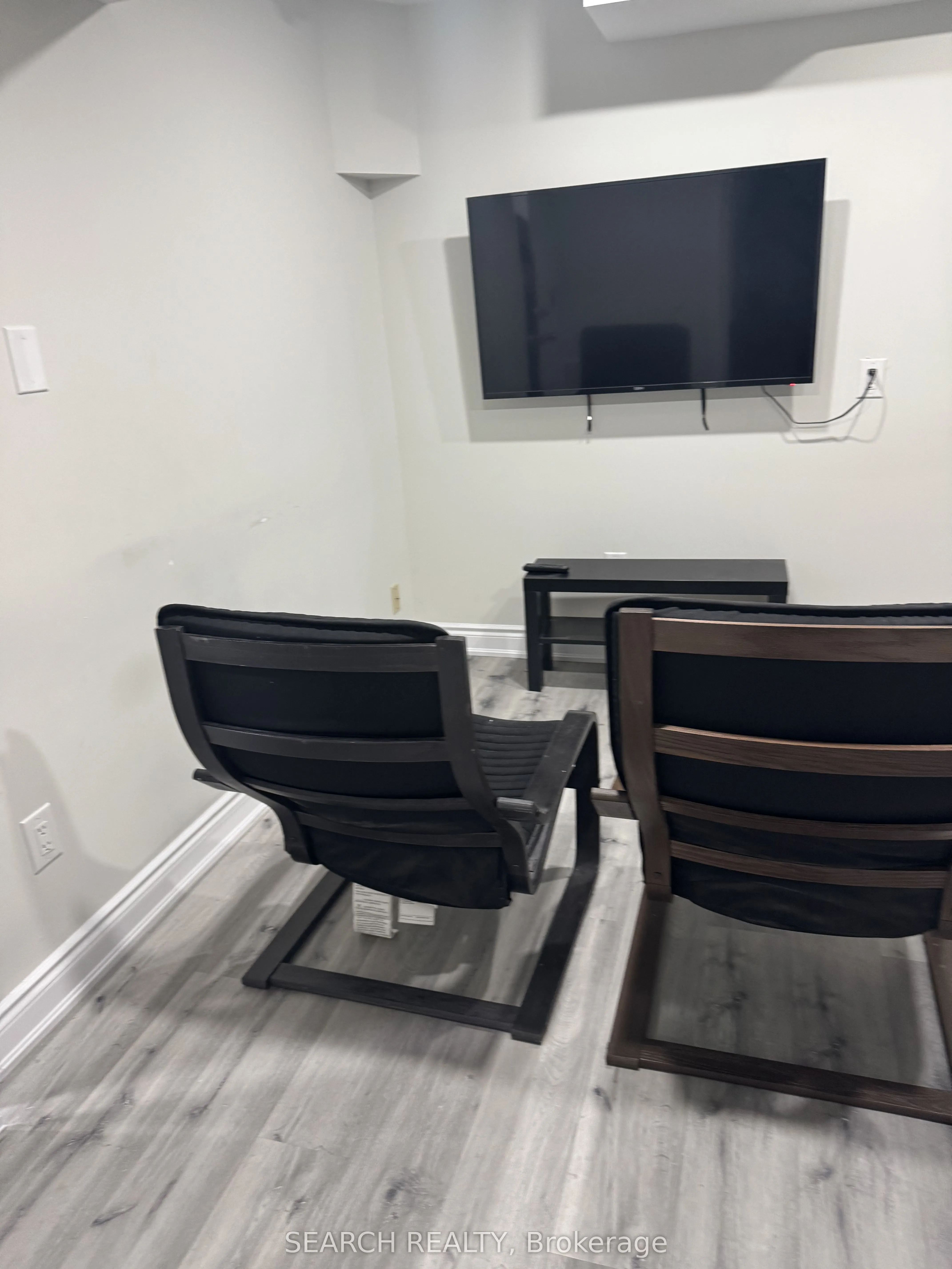 19 Manzanita Crescent, #Basement