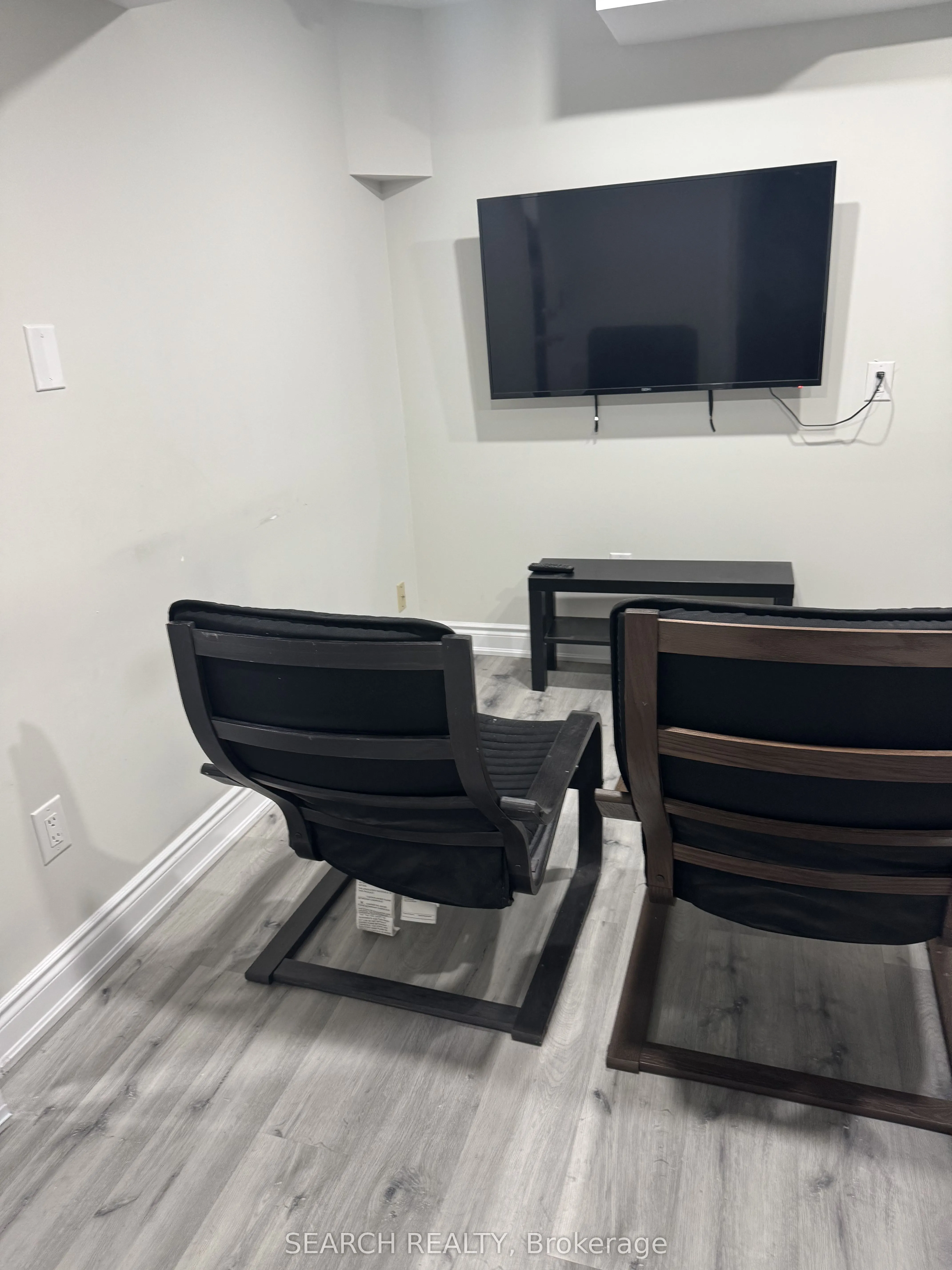 19 Manzanita Crescent, #Basement