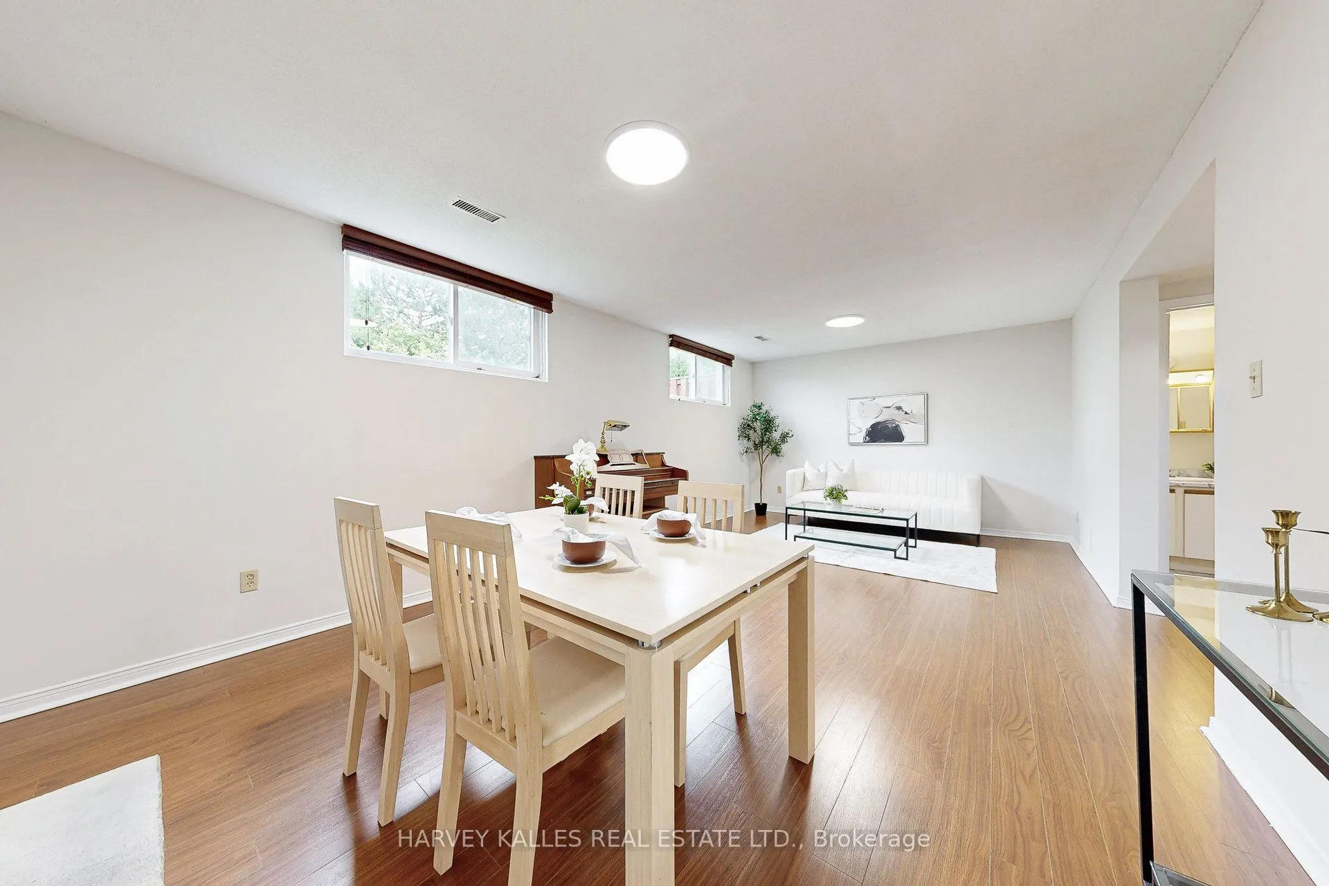 7383 Sigsbee Drive