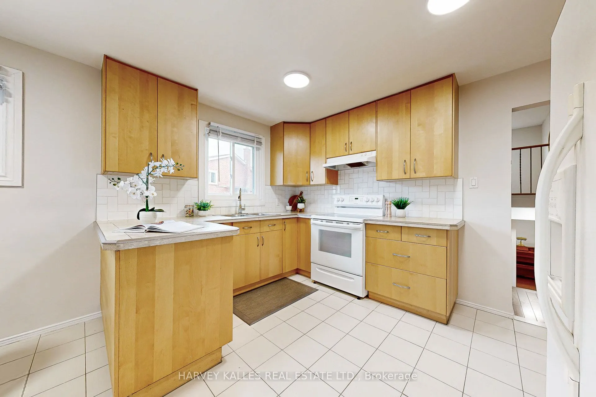 7383 Sigsbee Drive