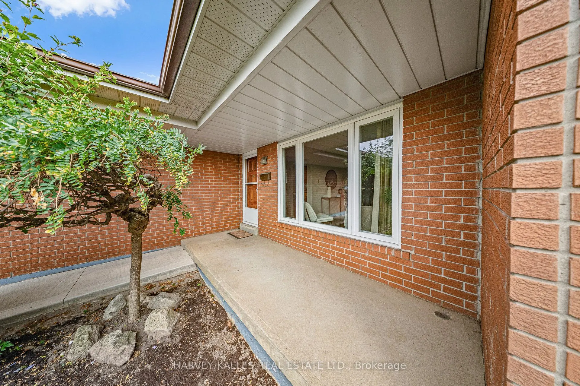 7383 Sigsbee Drive
