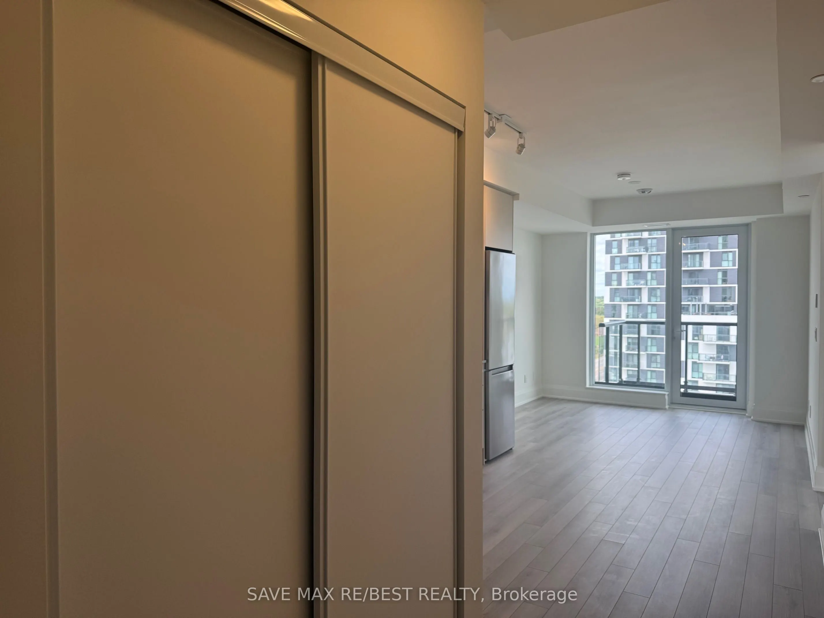 3079 Trafalgar Road, #1007