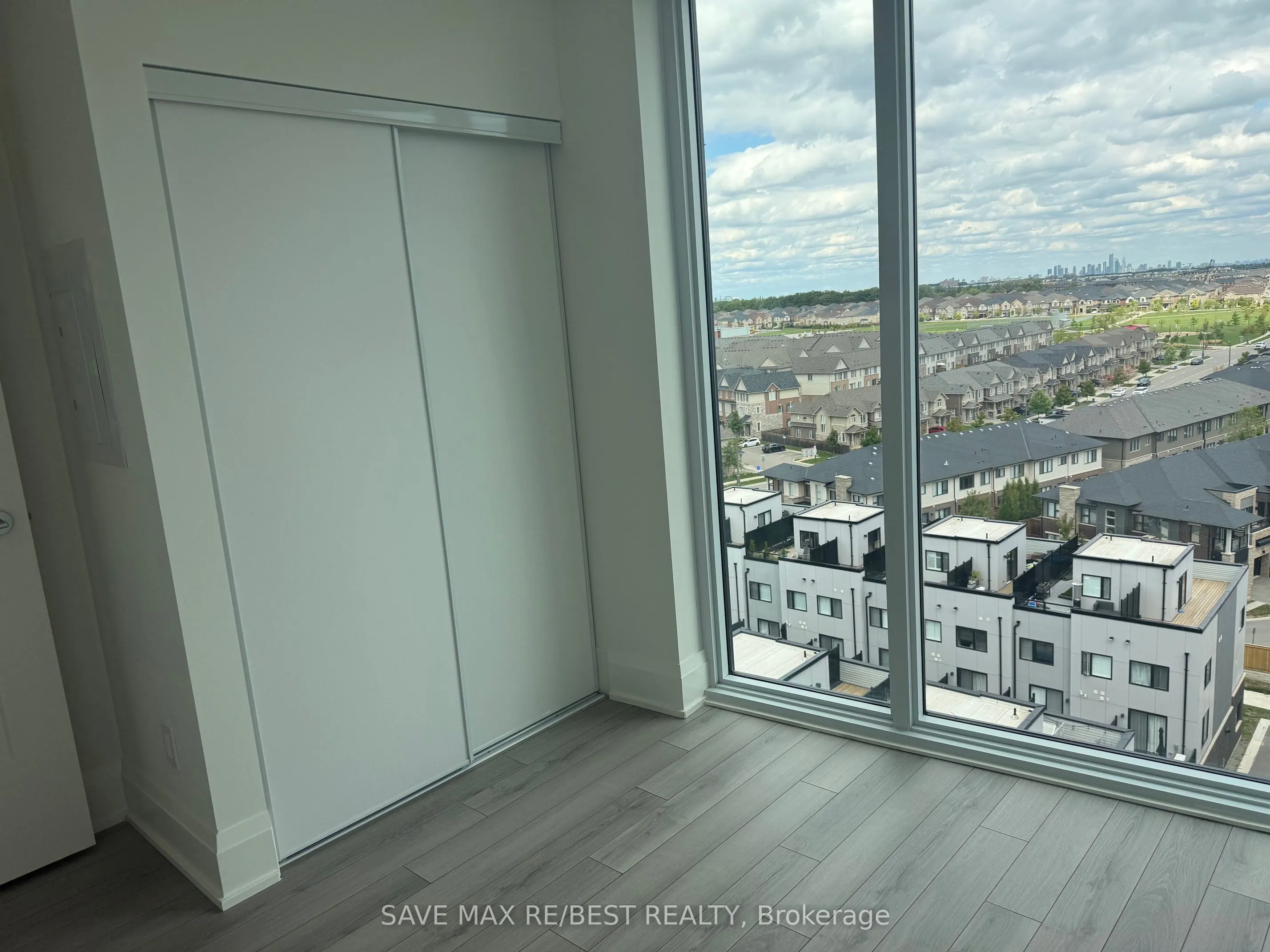 3079 Trafalgar Road, #1007