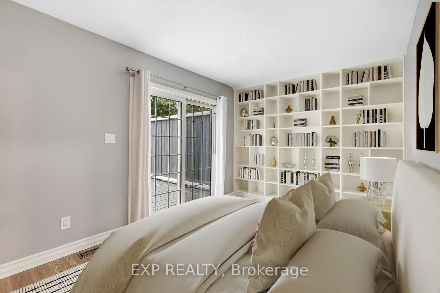 653 Elliott Crescent