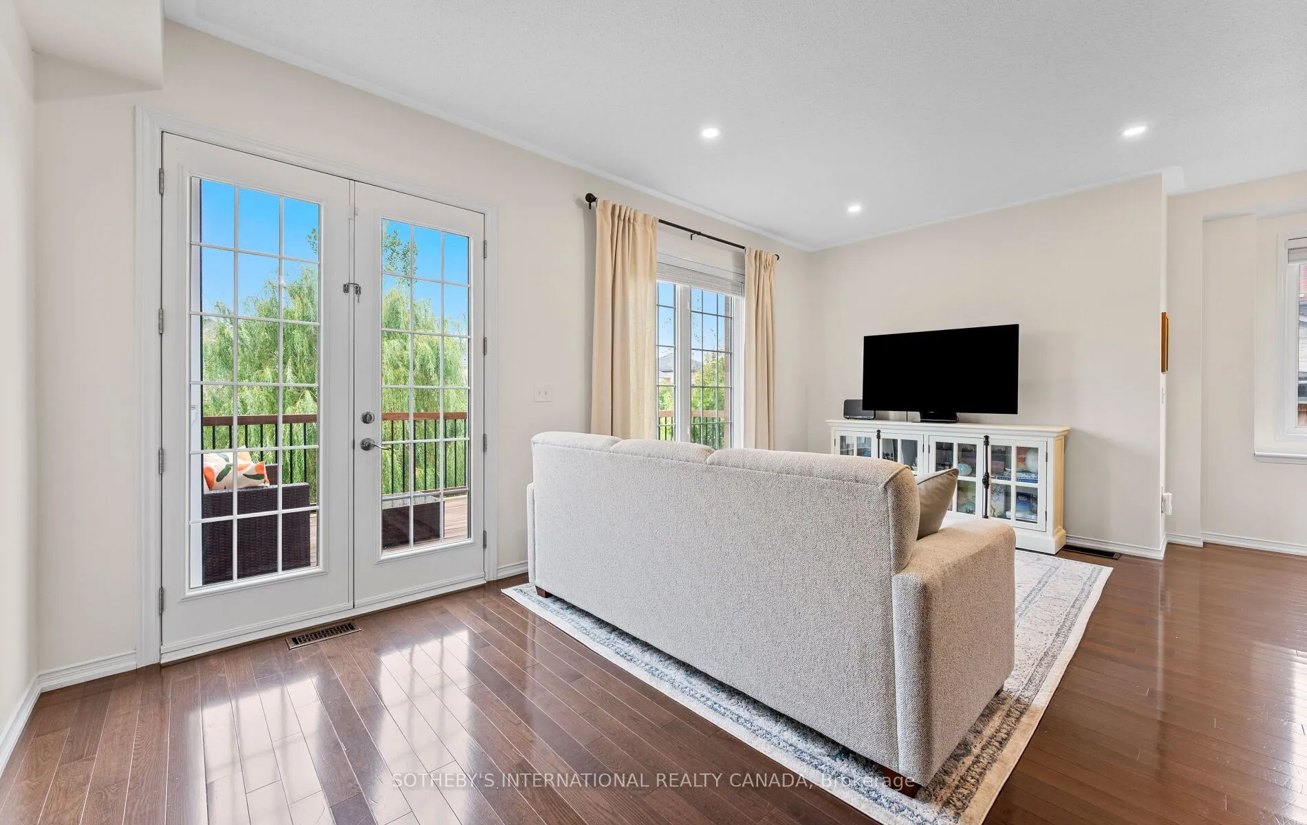 745 Farmstead Drive, #21