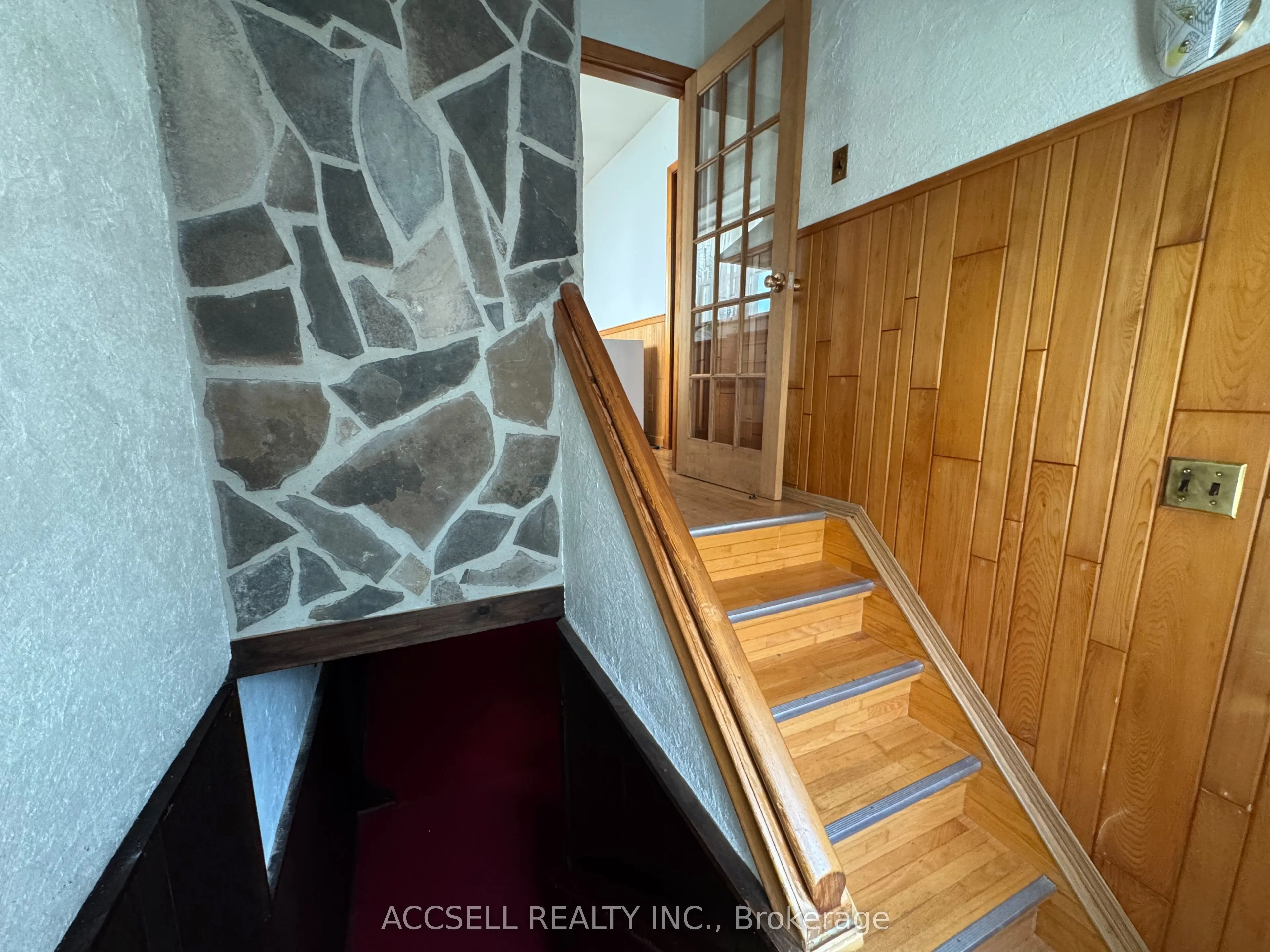 1358 Sedgewick Crescent