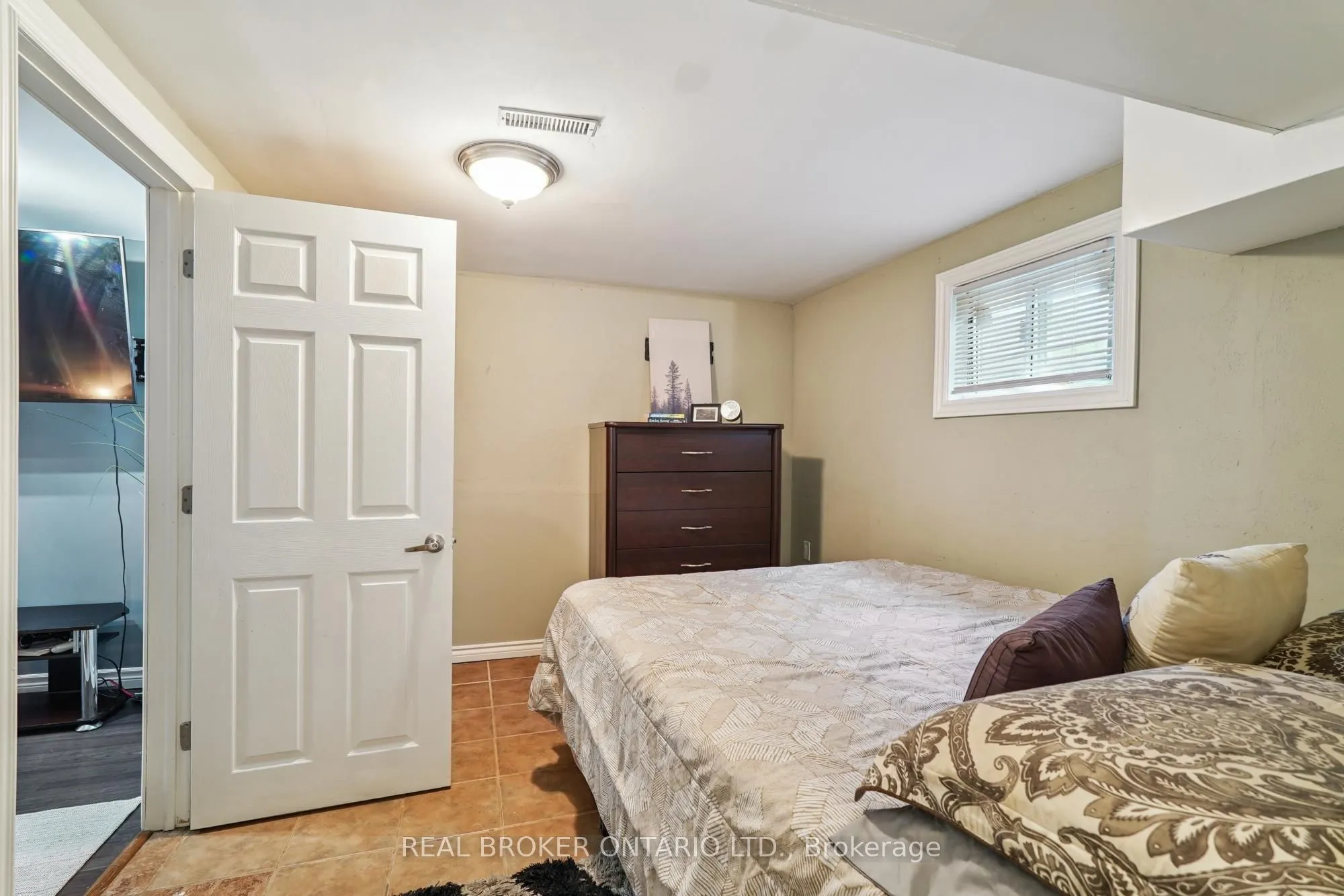 3106 Redbank Crescent