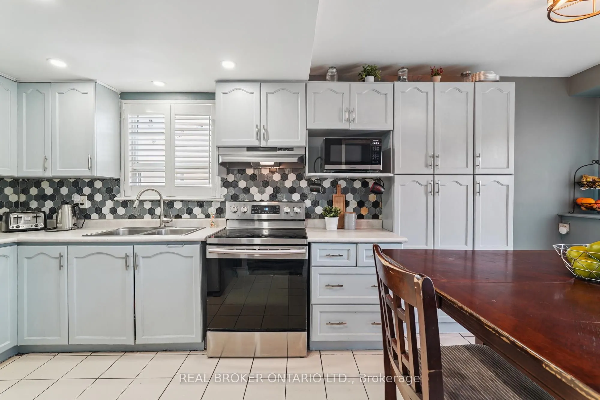 3106 Redbank Crescent