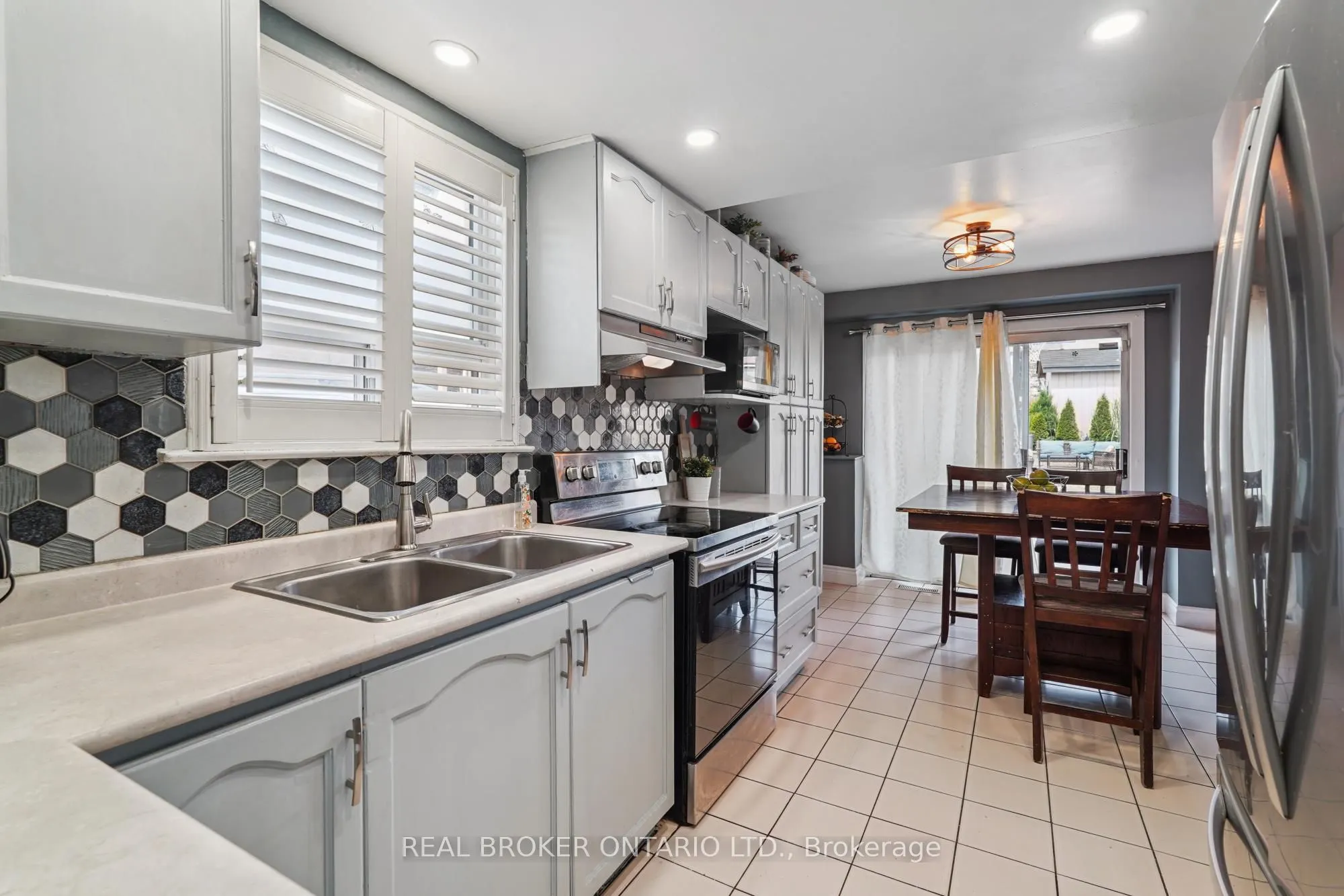 3106 Redbank Crescent