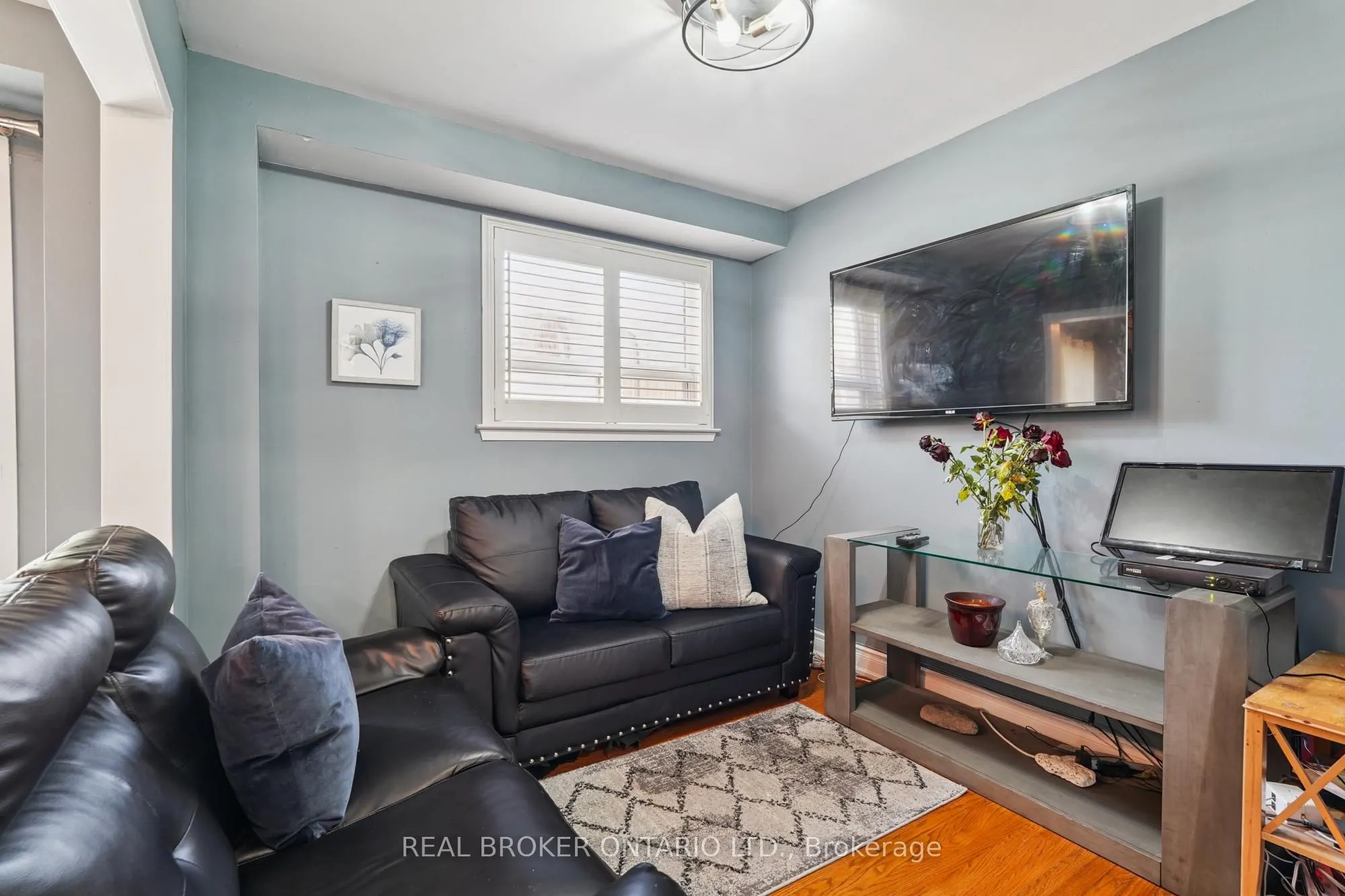 3106 Redbank Crescent