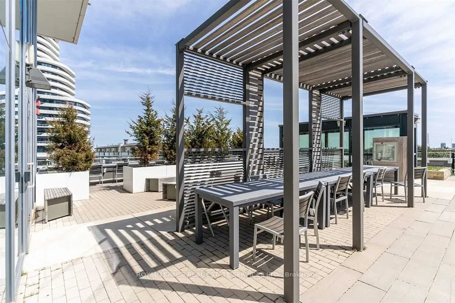 2560 Eglinton Avenue W, #1008