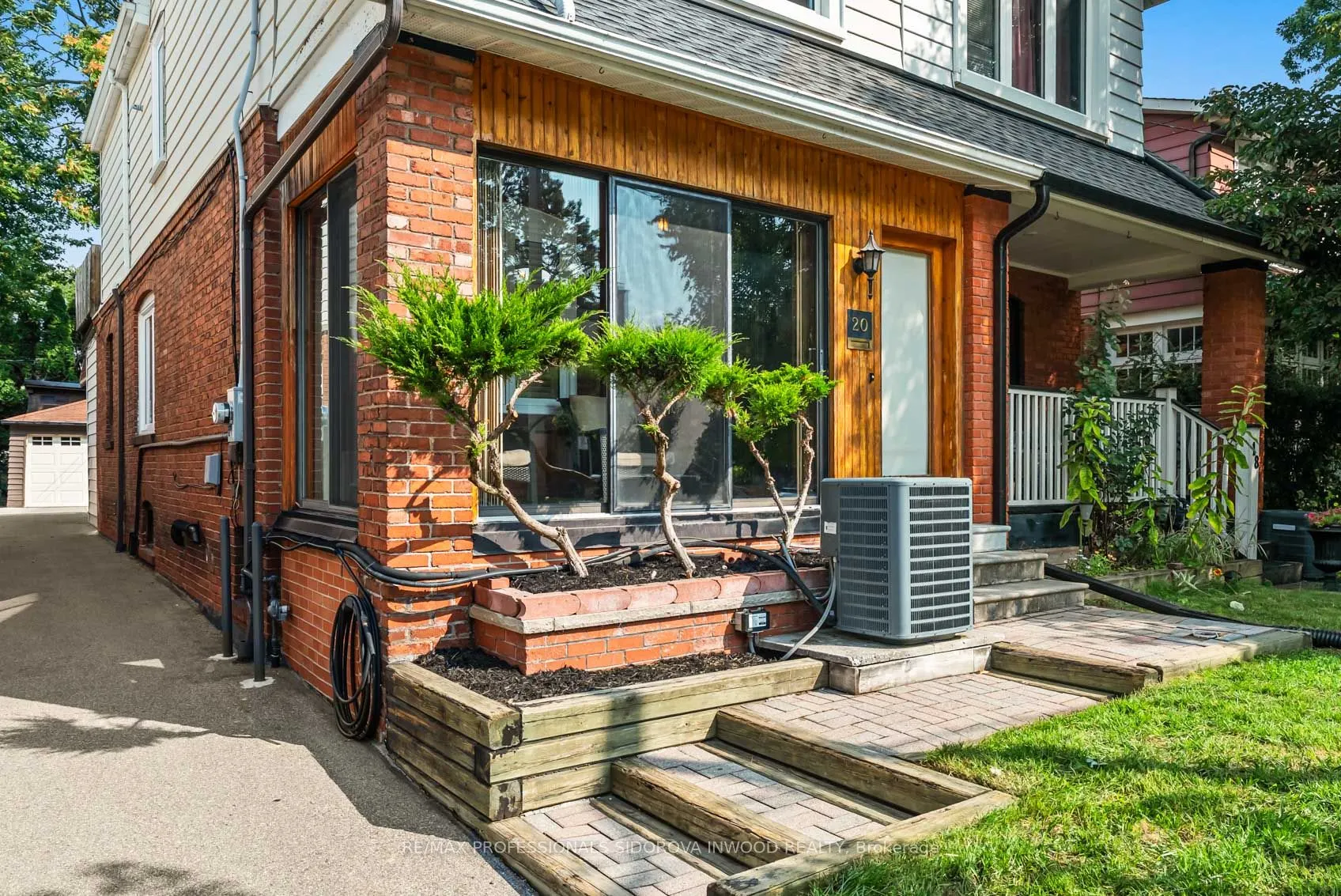 20 Webb Avenue