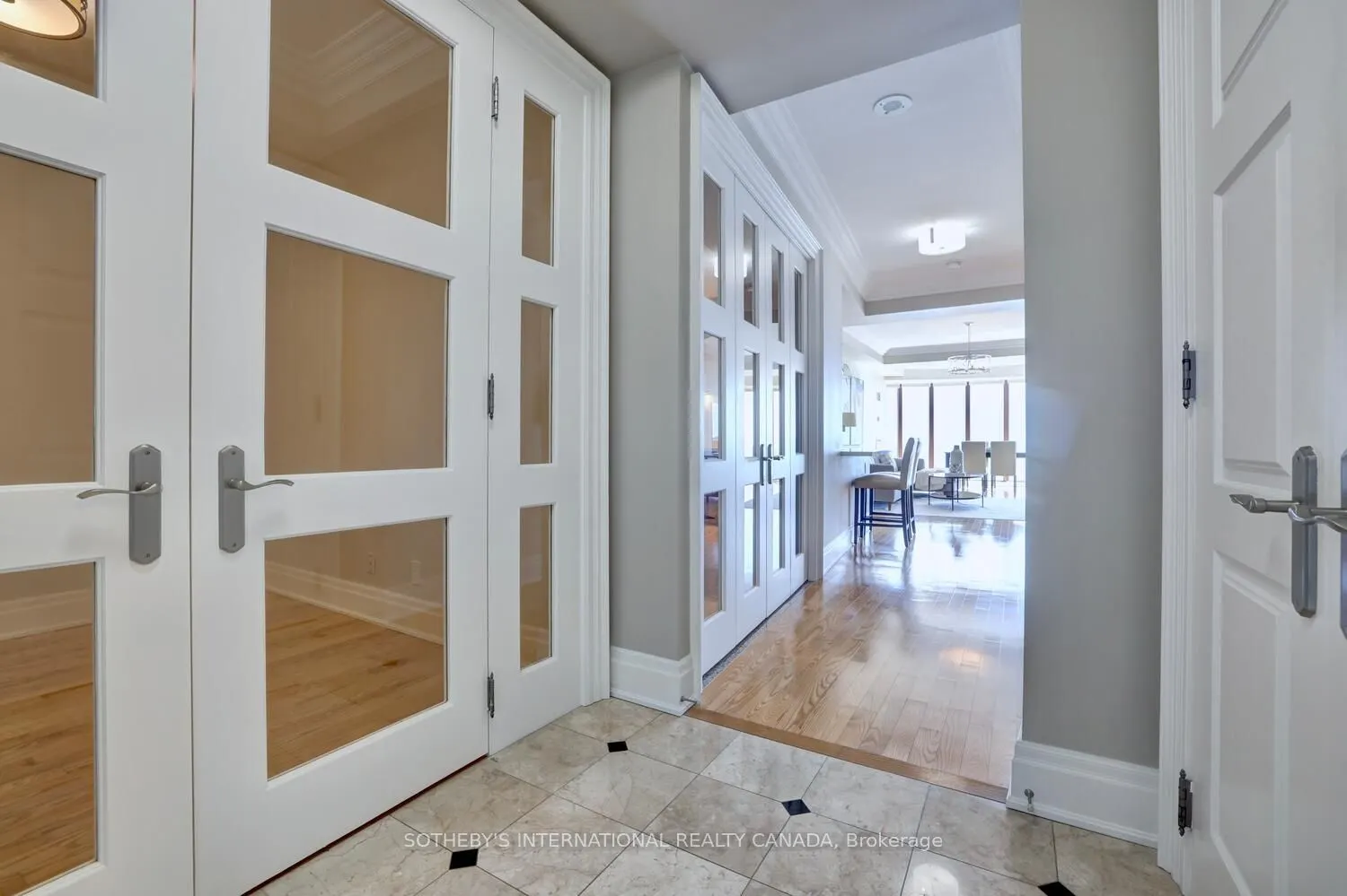 2095 Lake Shore Boulevard W, #818