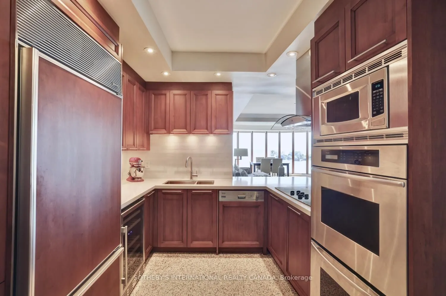 2095 Lake Shore Boulevard W, #818