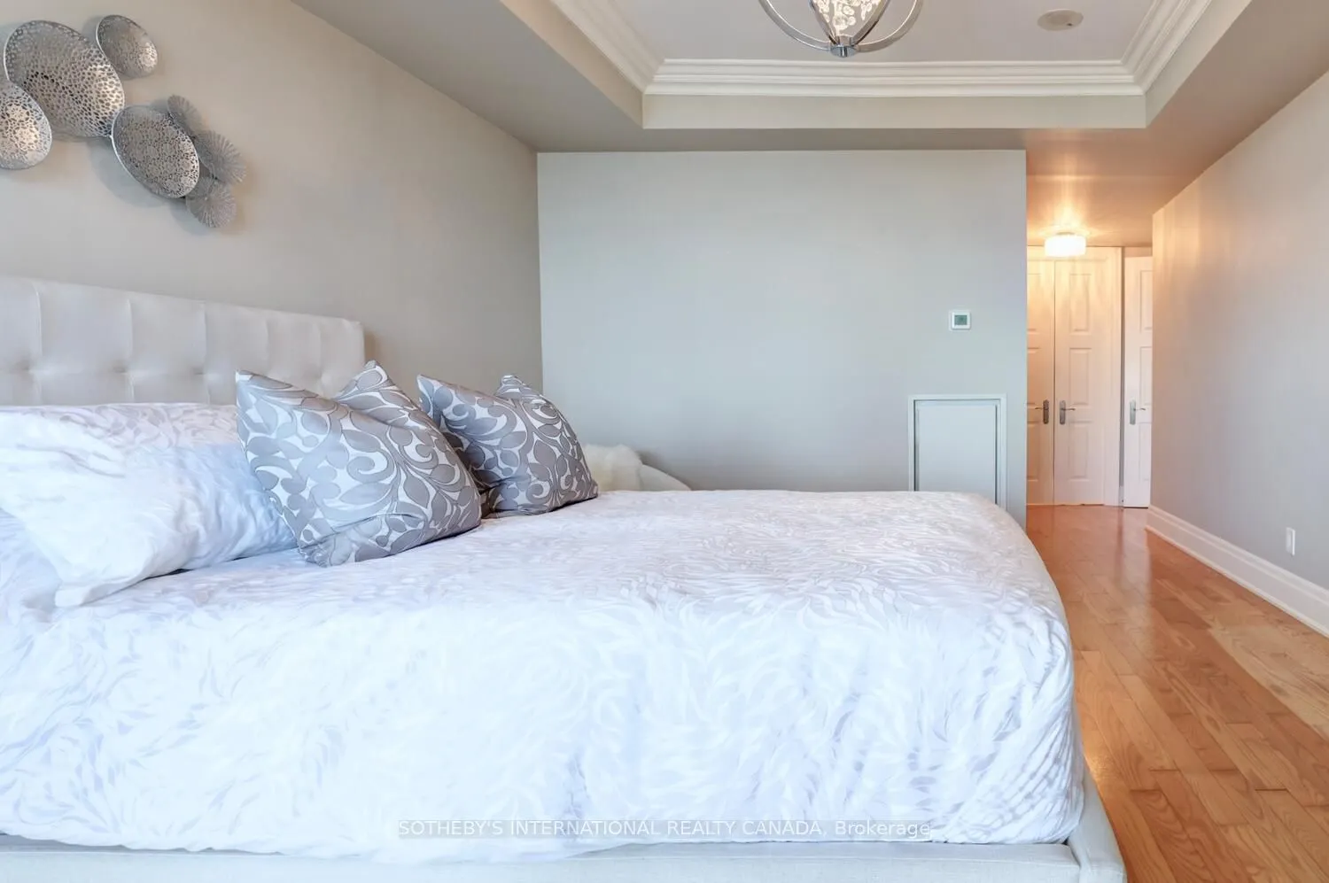 2095 Lake Shore Boulevard W, #818