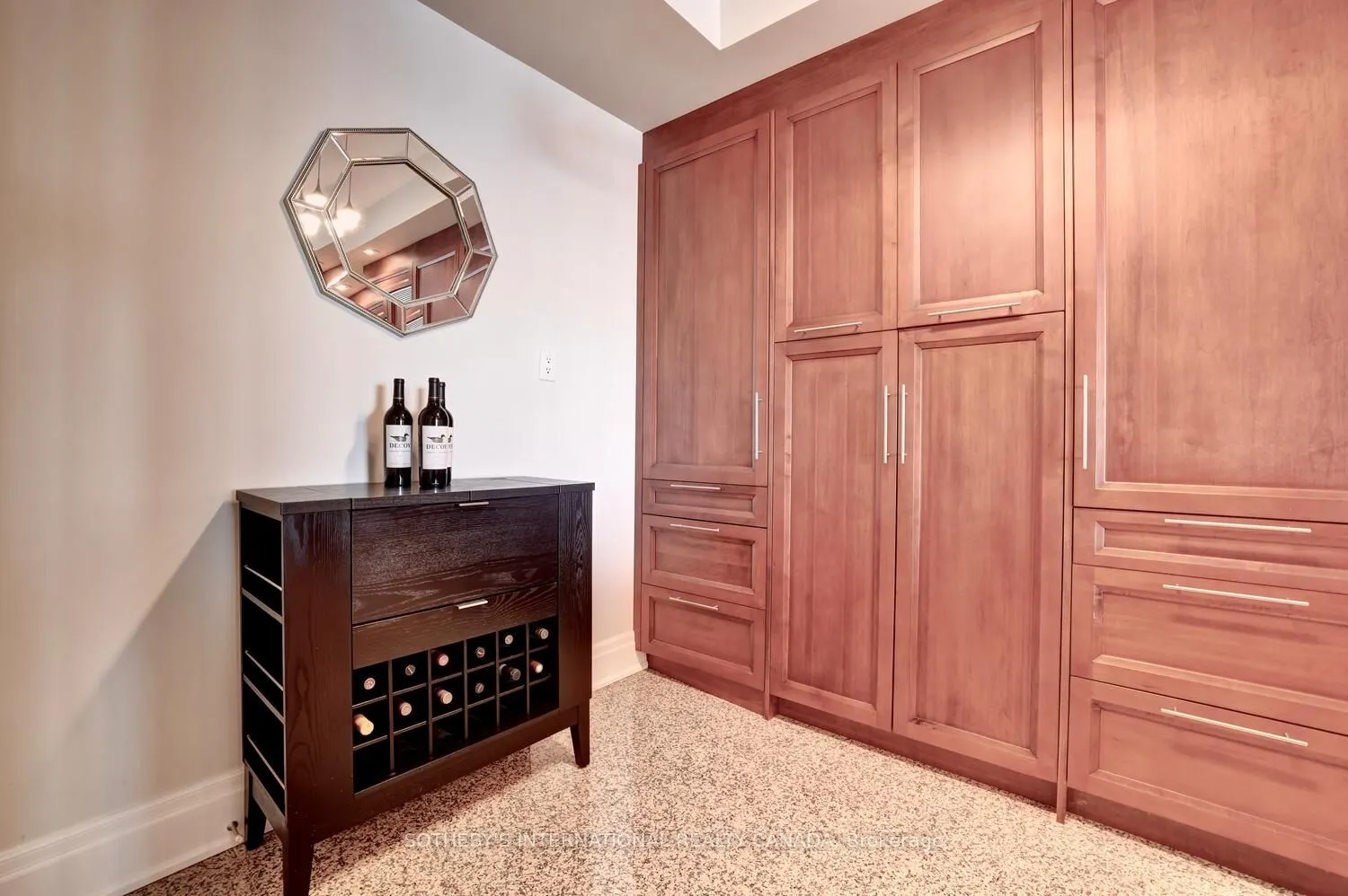 2095 Lake Shore Boulevard W, #818