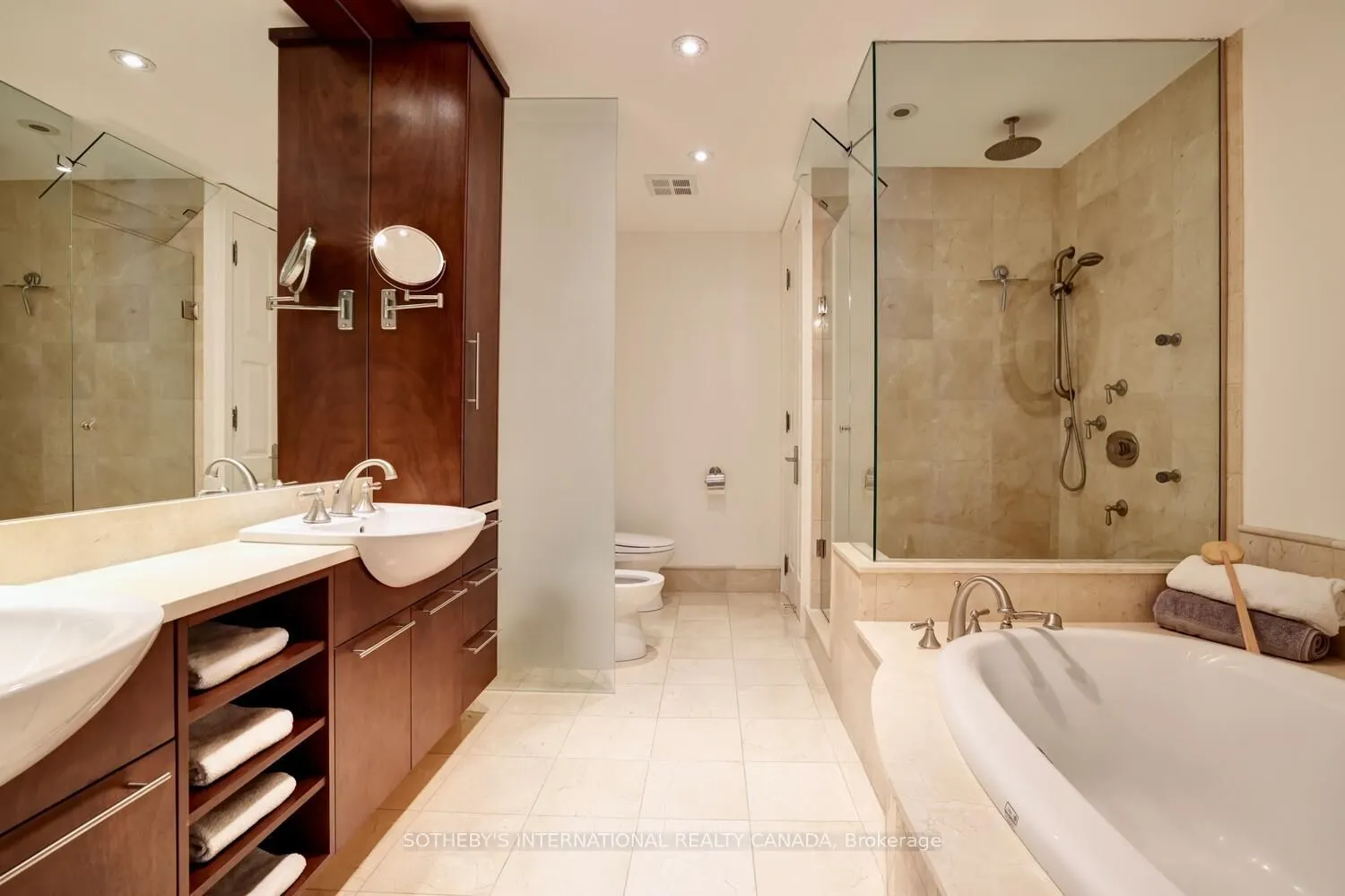 2095 Lake Shore Boulevard W, #818