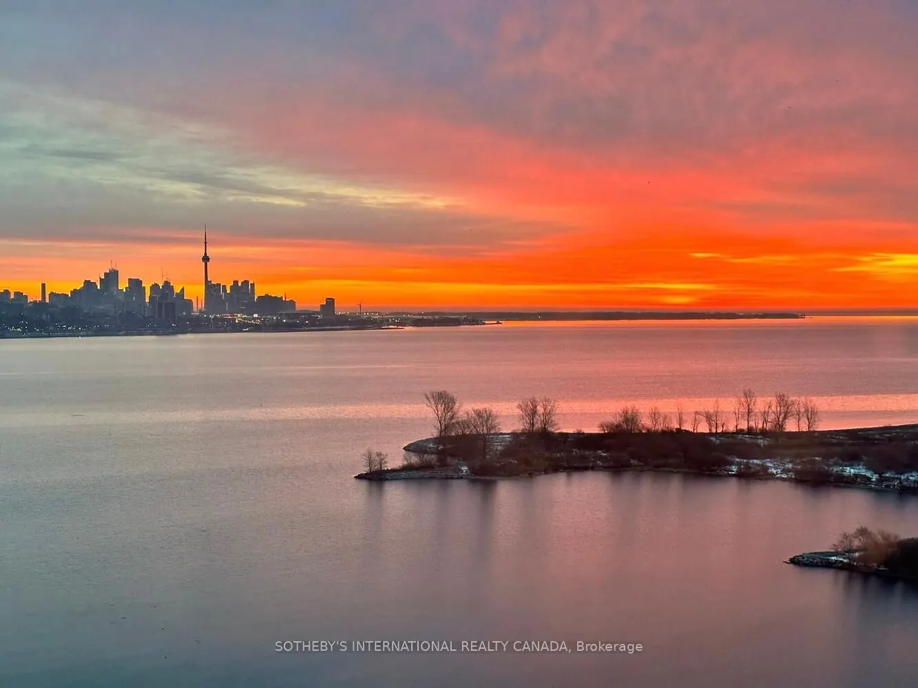 2095 Lake Shore Boulevard W, #818