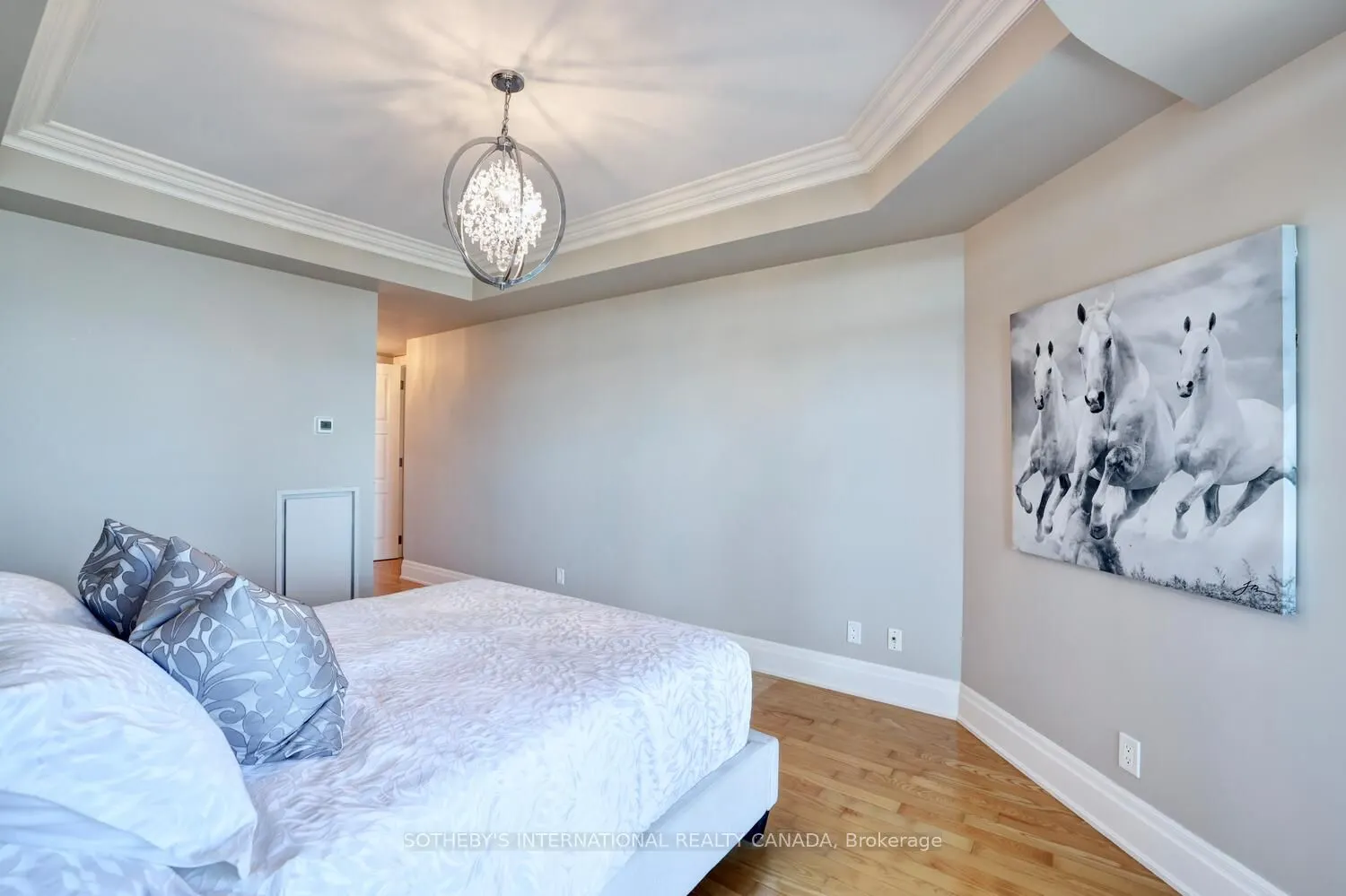 2095 Lake Shore Boulevard W, #818