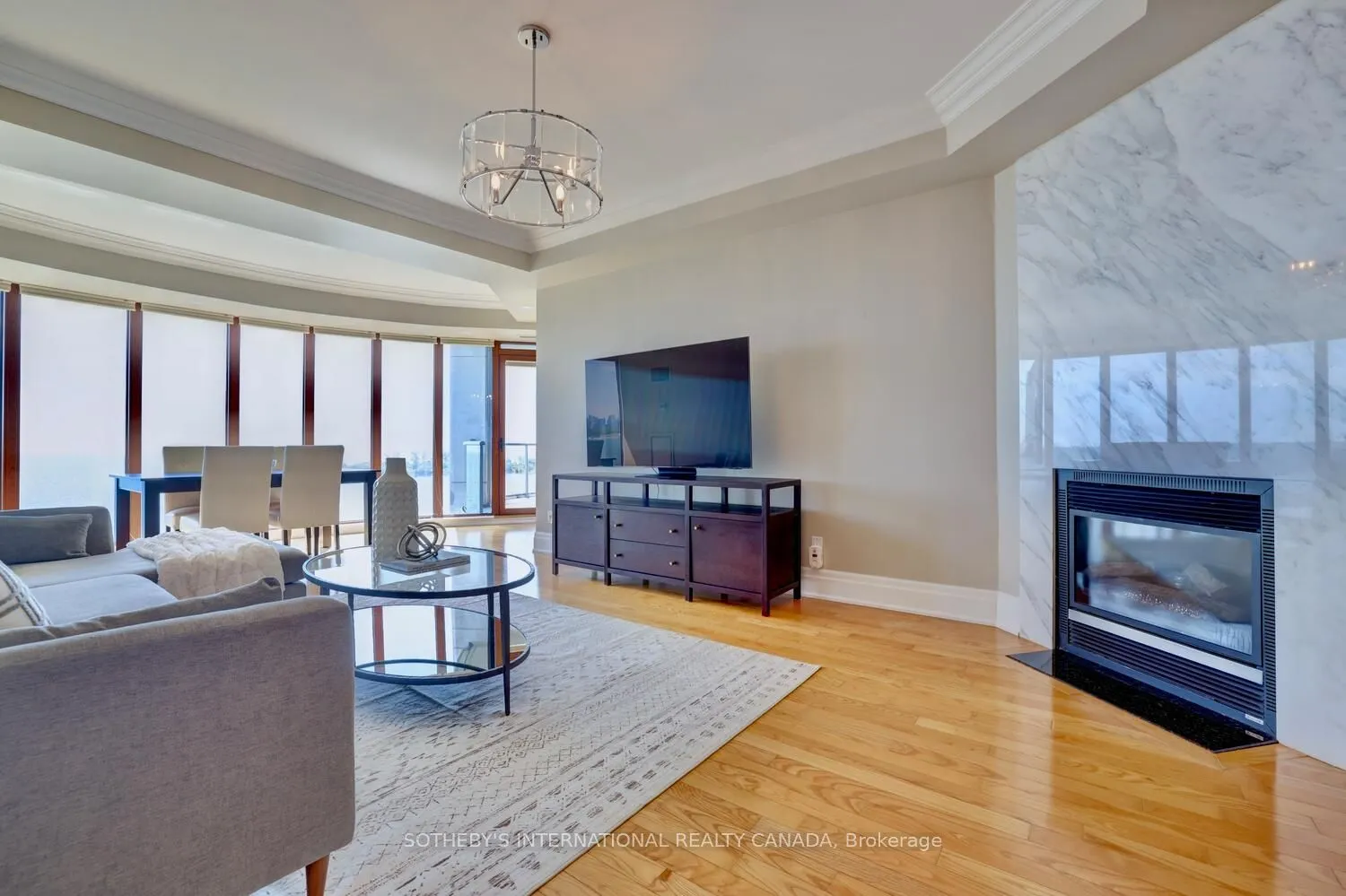 2095 Lake Shore Boulevard W, #818