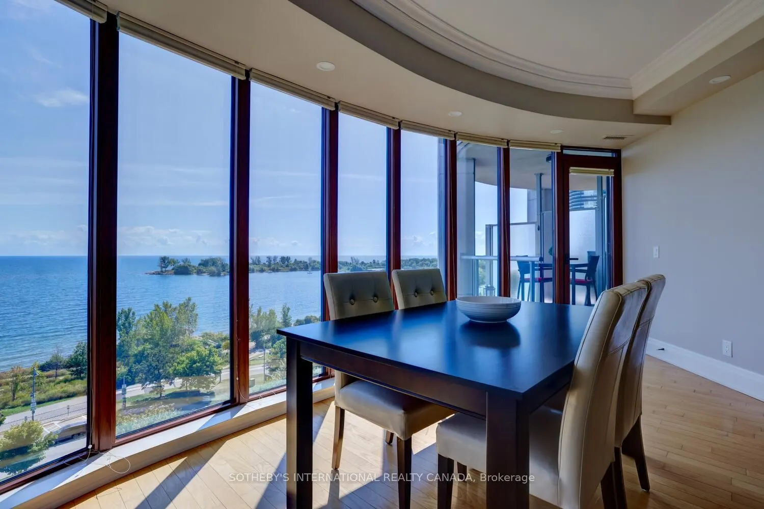 2095 Lake Shore Boulevard W, #818