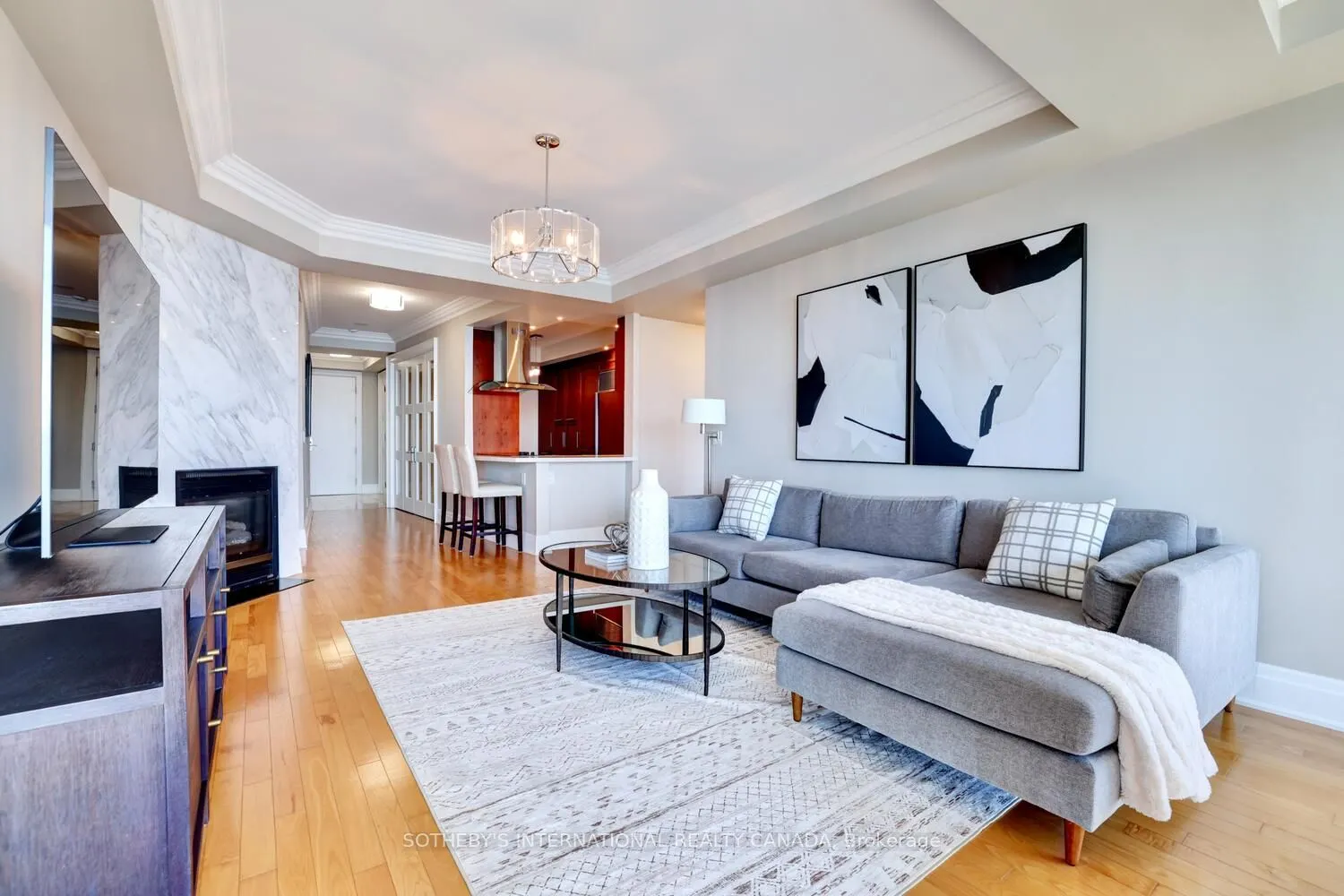 2095 Lake Shore Boulevard W, #818