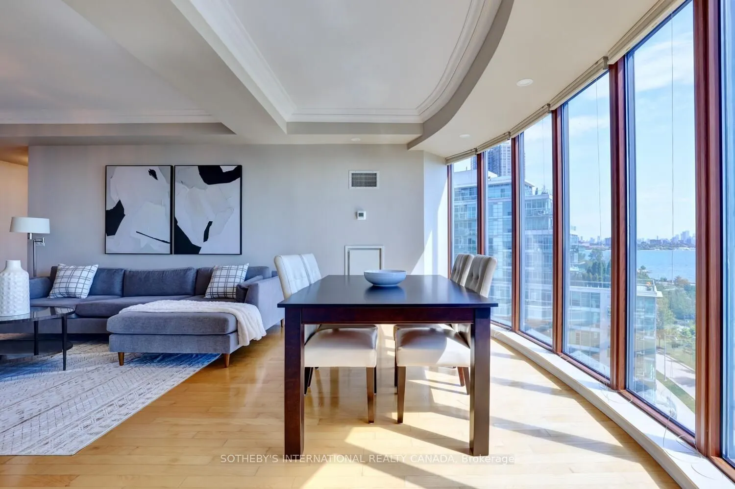 2095 Lake Shore Boulevard W, #818