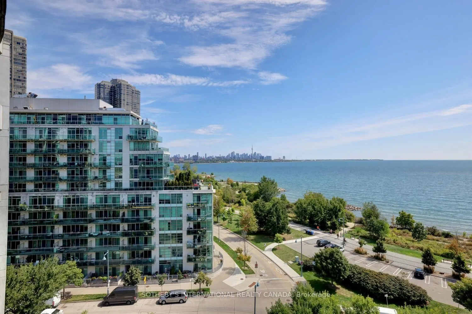 2095 Lake Shore Boulevard W, #818