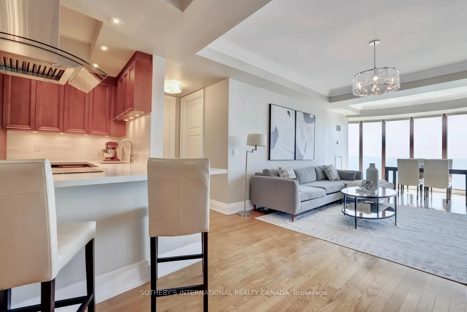 2095 Lake Shore Boulevard W, #818