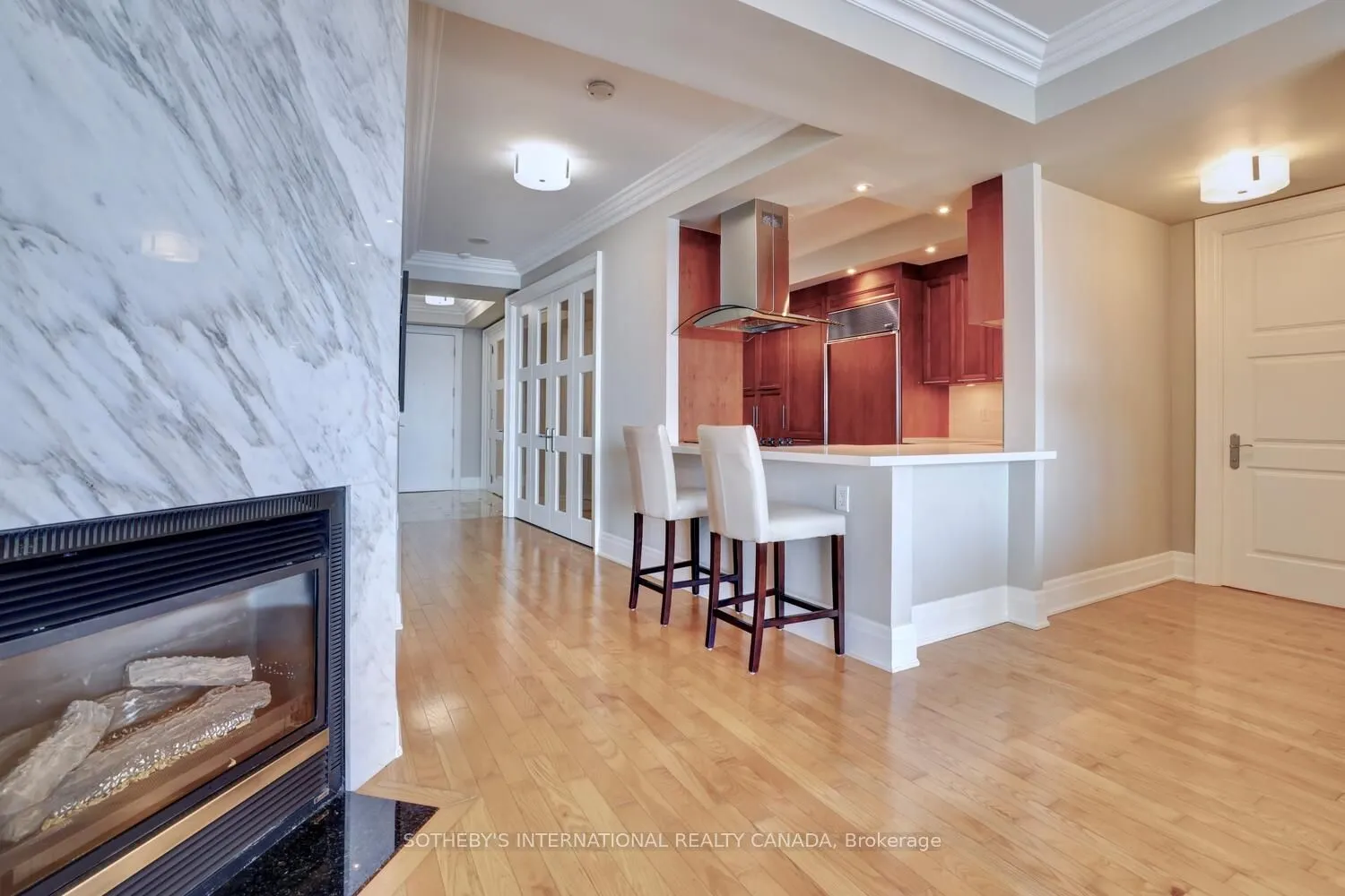 2095 Lake Shore Boulevard W, #818