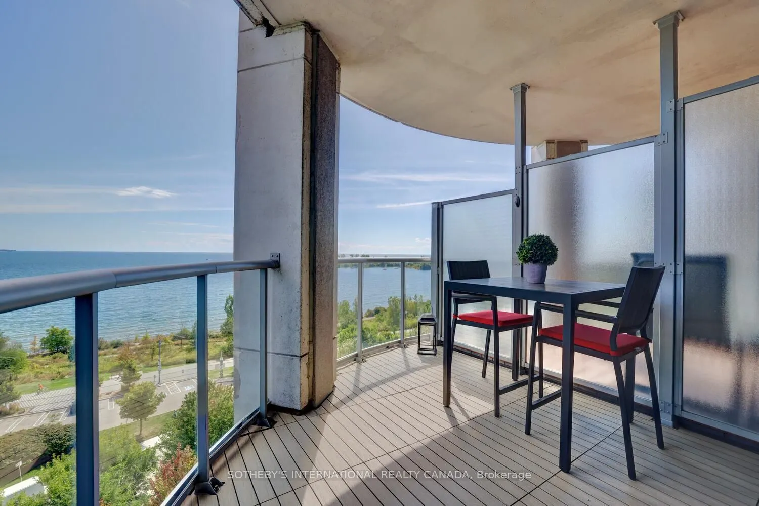2095 Lake Shore Boulevard W, #818