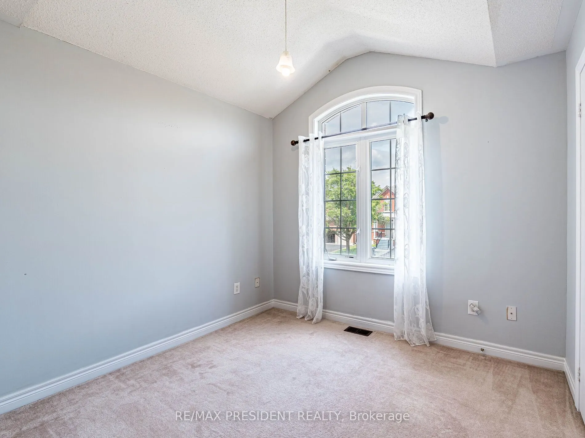 33 Belleville Drive