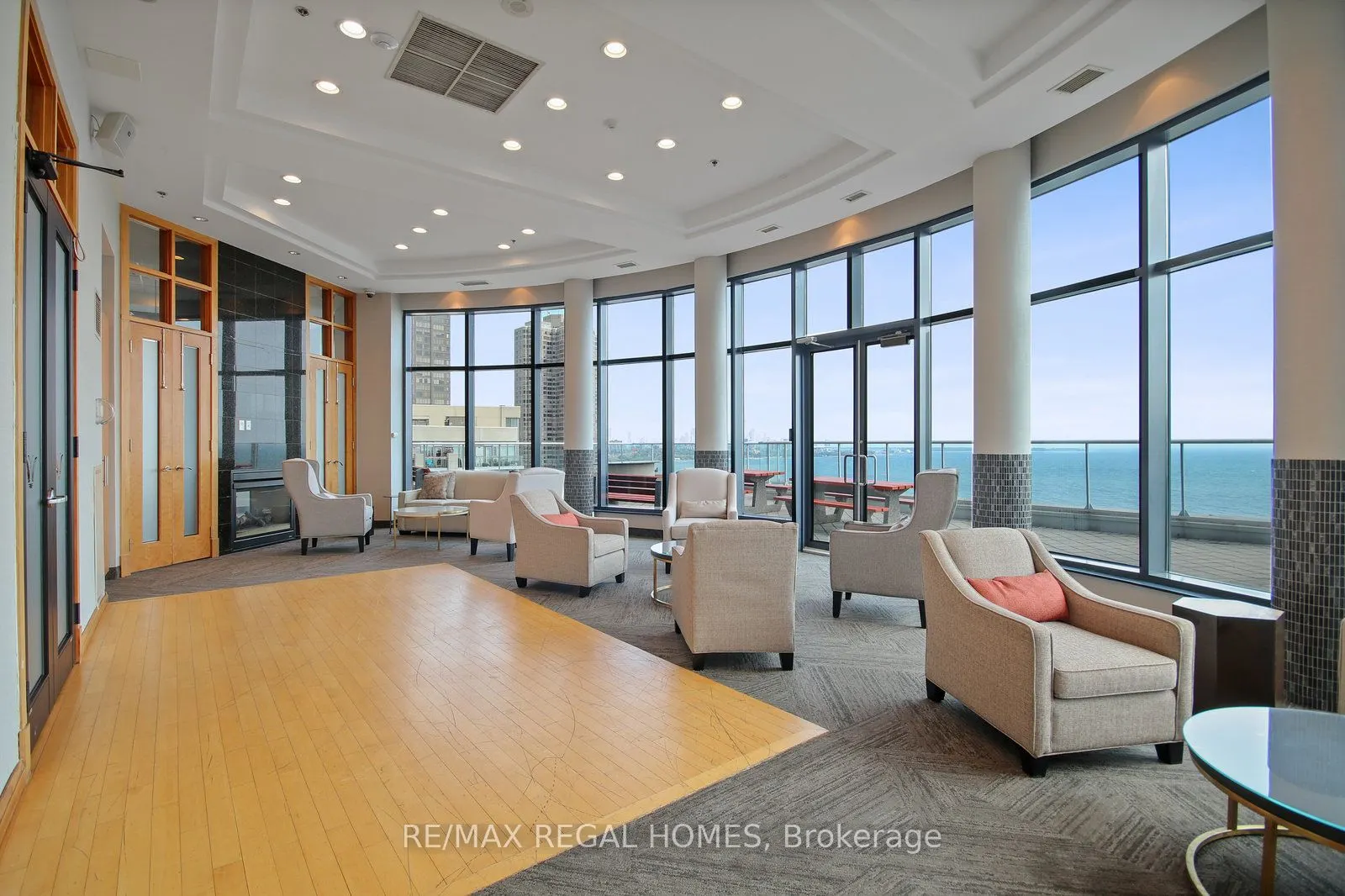 2083 Lake Shore Boulevard W, #710