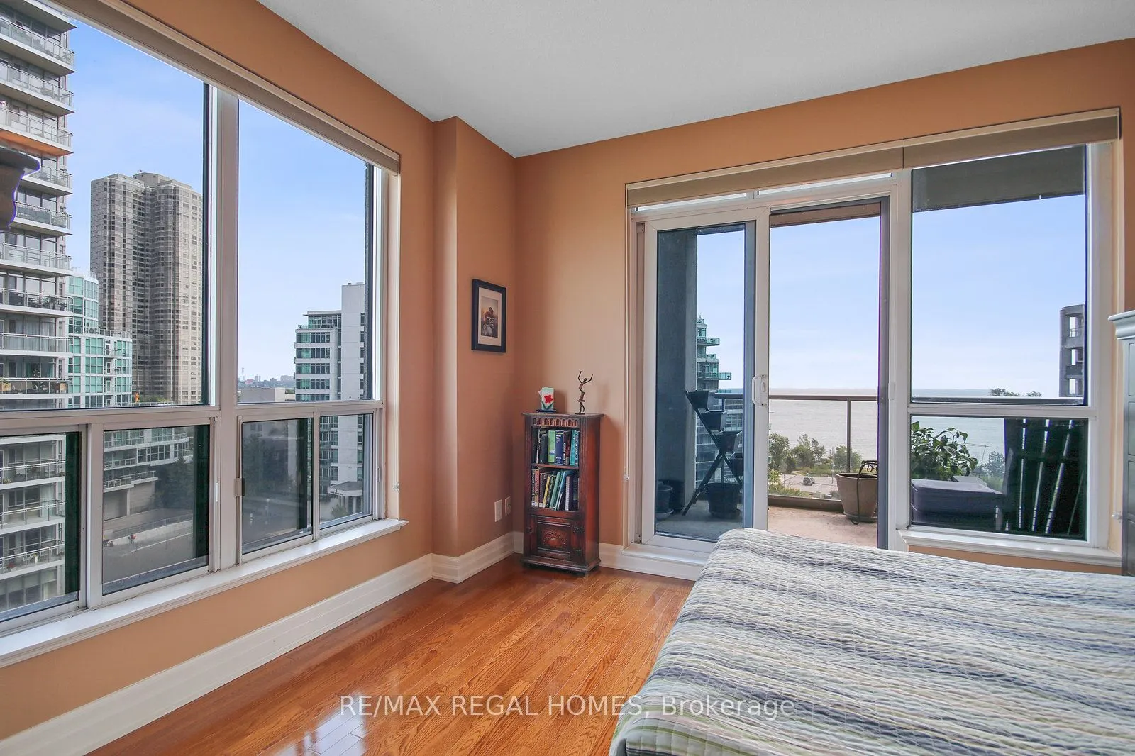 2083 Lake Shore Boulevard W, #710