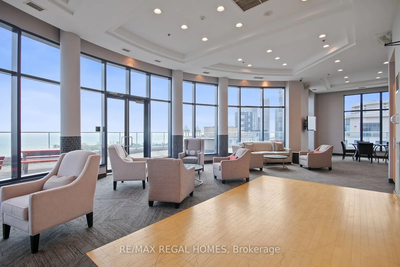 2083 Lake Shore Boulevard W, #710
