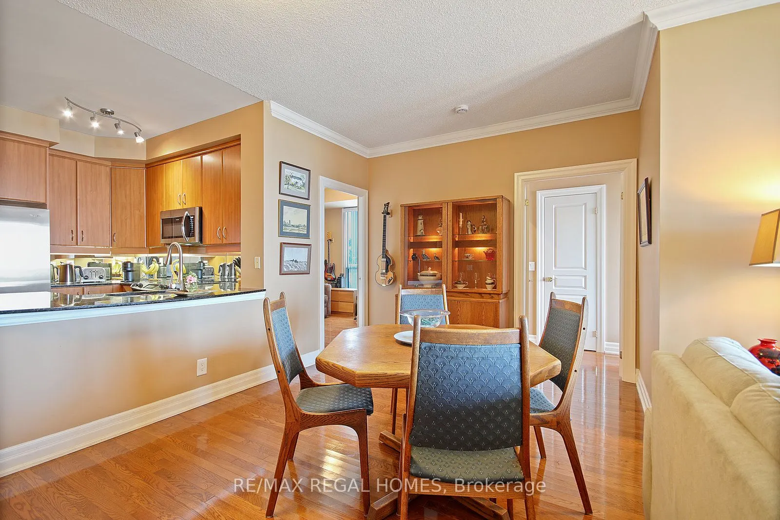 2083 Lake Shore Boulevard W, #710