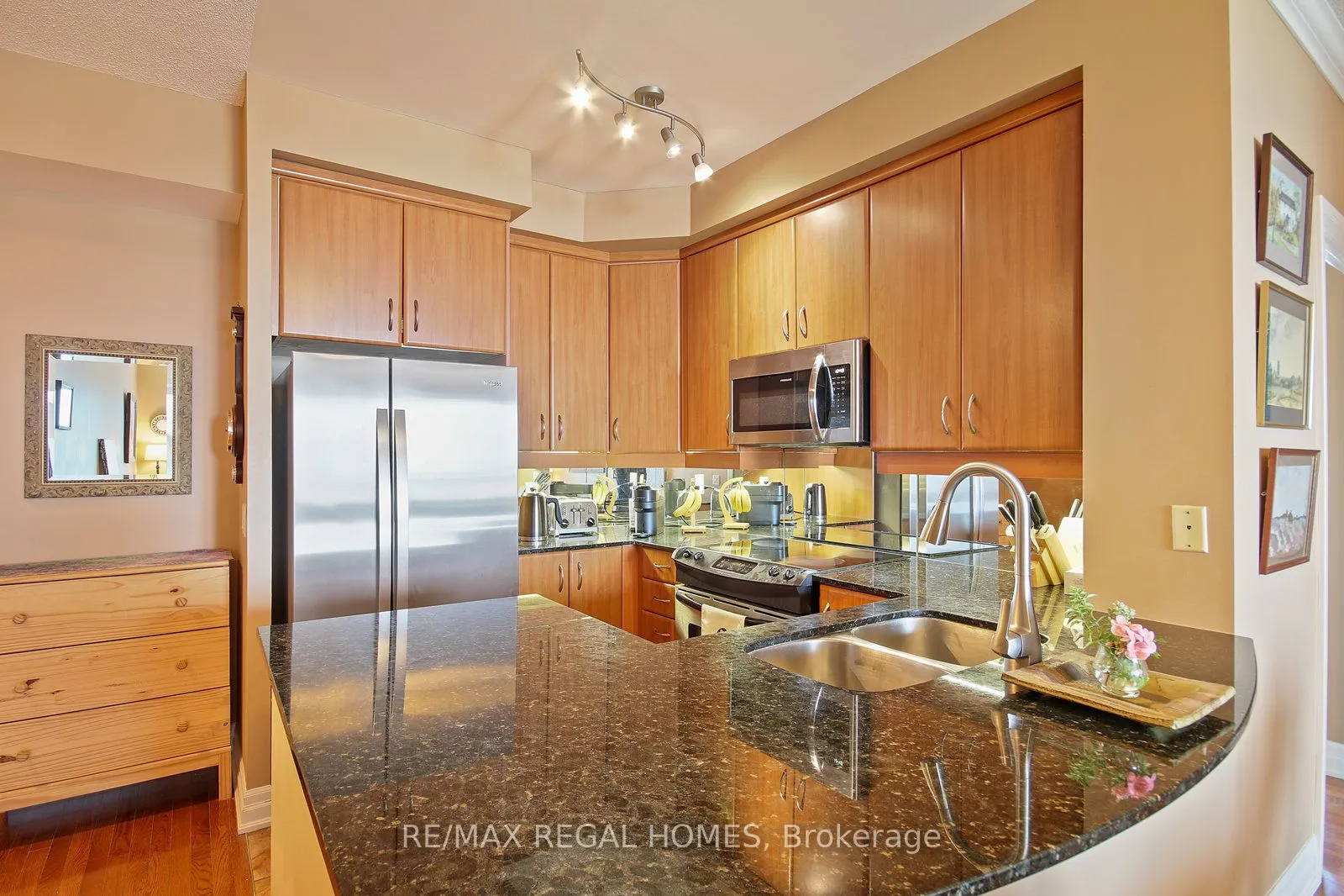 2083 Lake Shore Boulevard W, #710