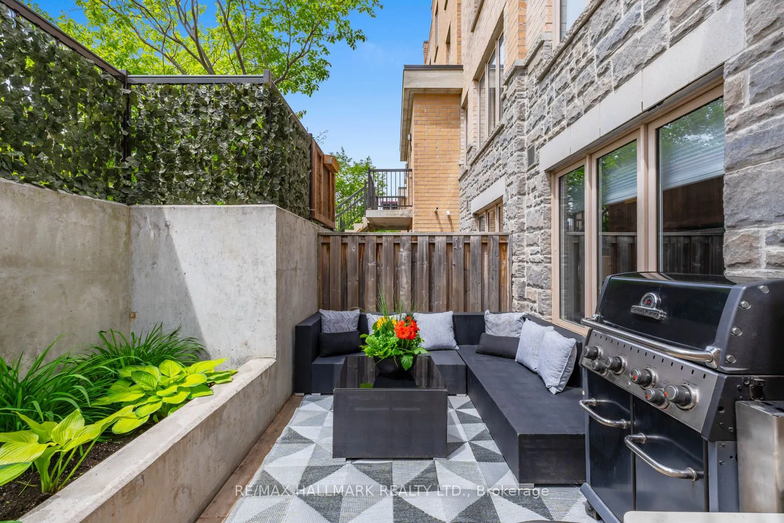 9 Foundry Avenue, #111