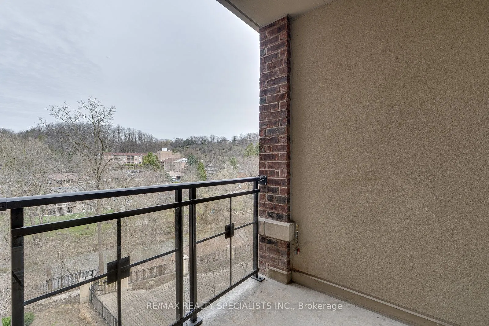 60 Ann Street, #401