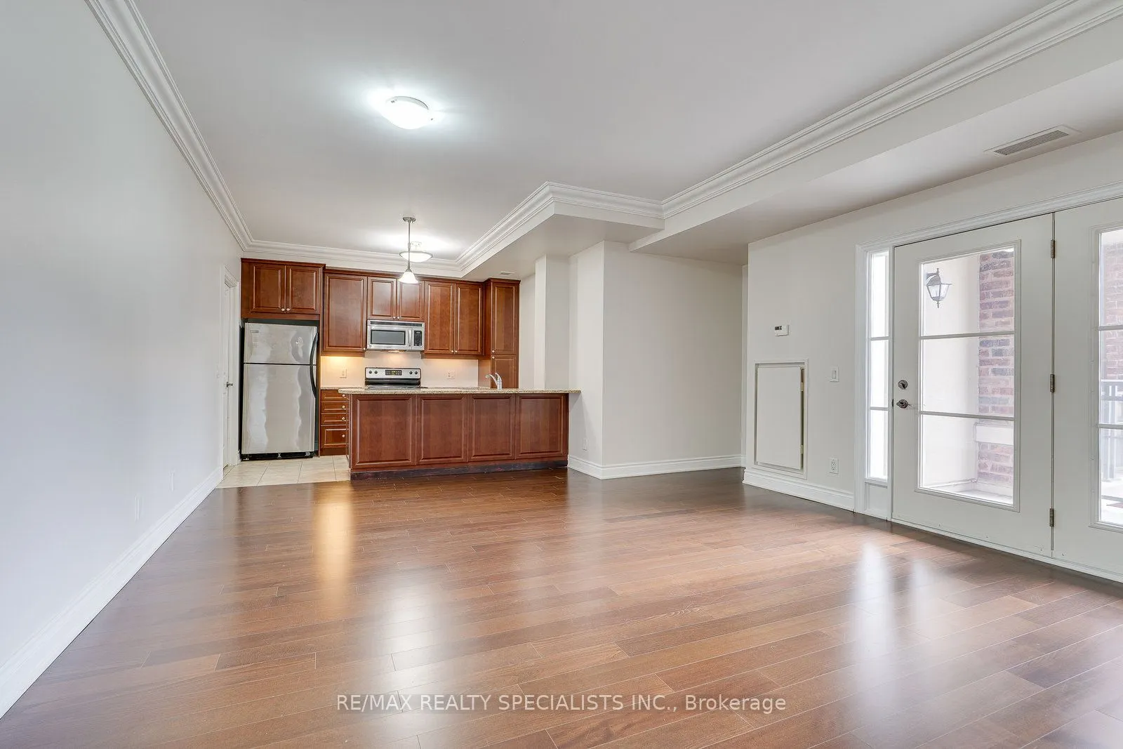 60 Ann Street, #401