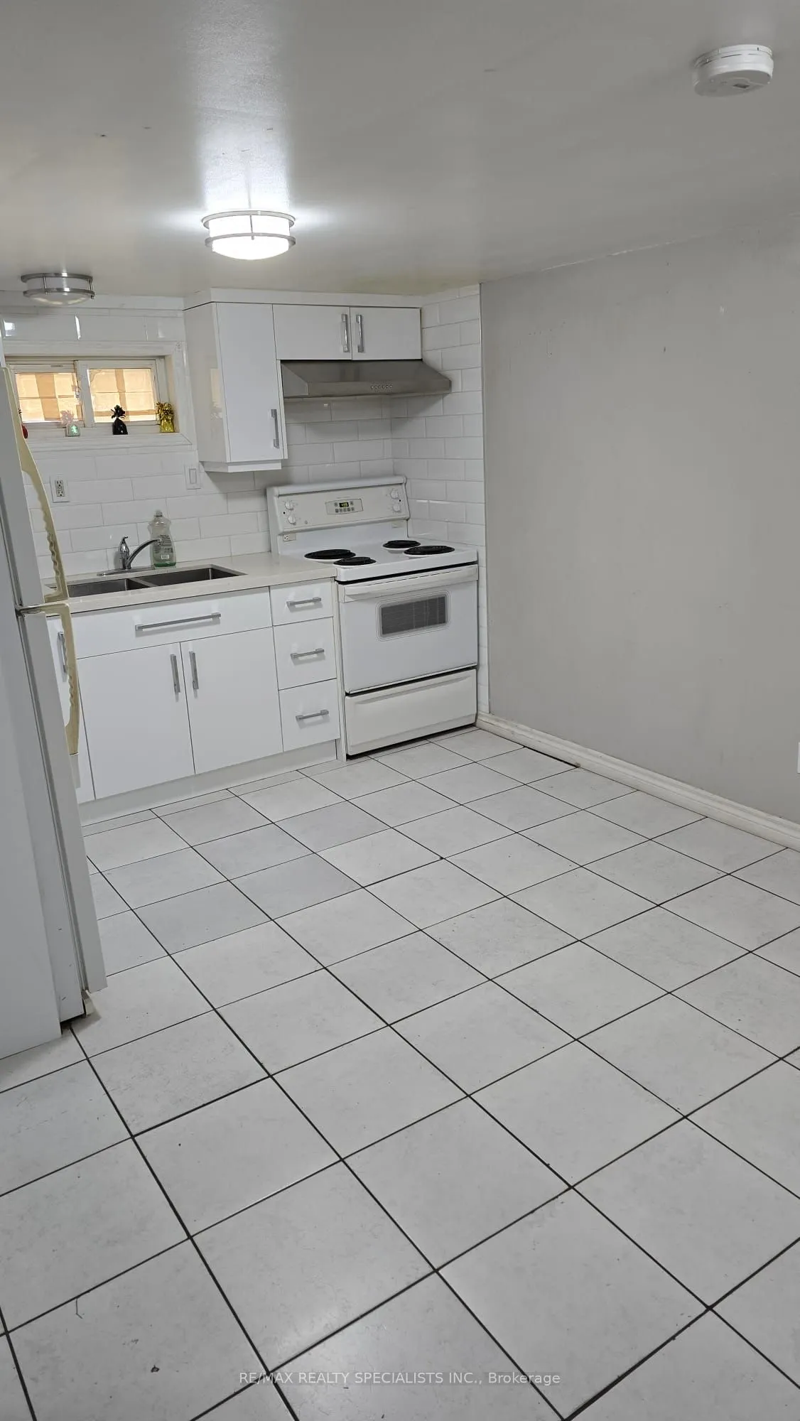 25 Aloma Crescent, #LOWER