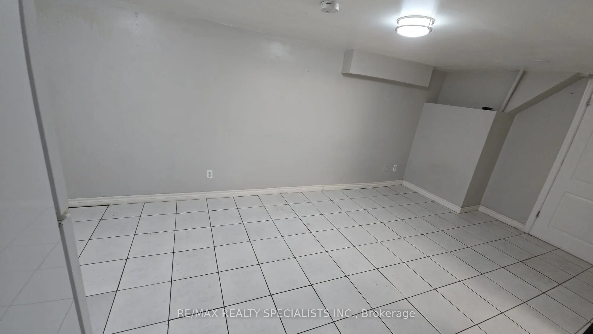 25 Aloma Crescent, #LOWER