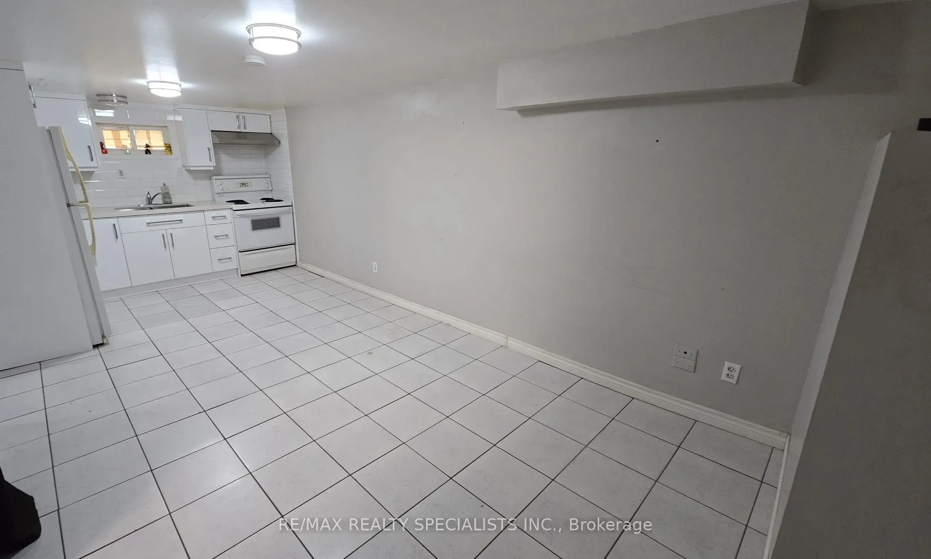 25 Aloma Crescent, #LOWER