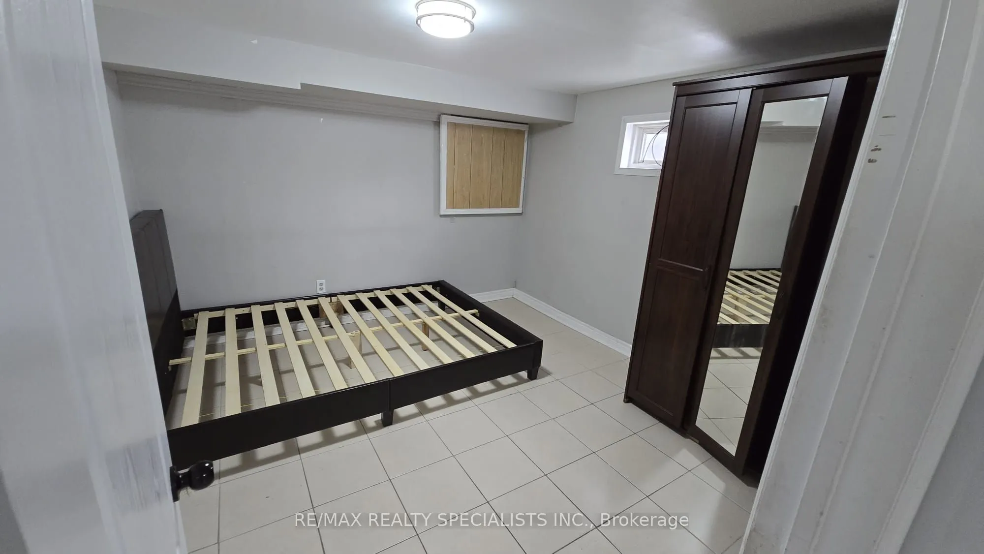 25 Aloma Crescent, #LOWER