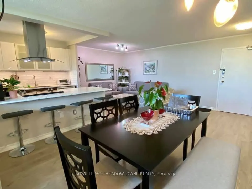 966 Inverhouse Drive, #609