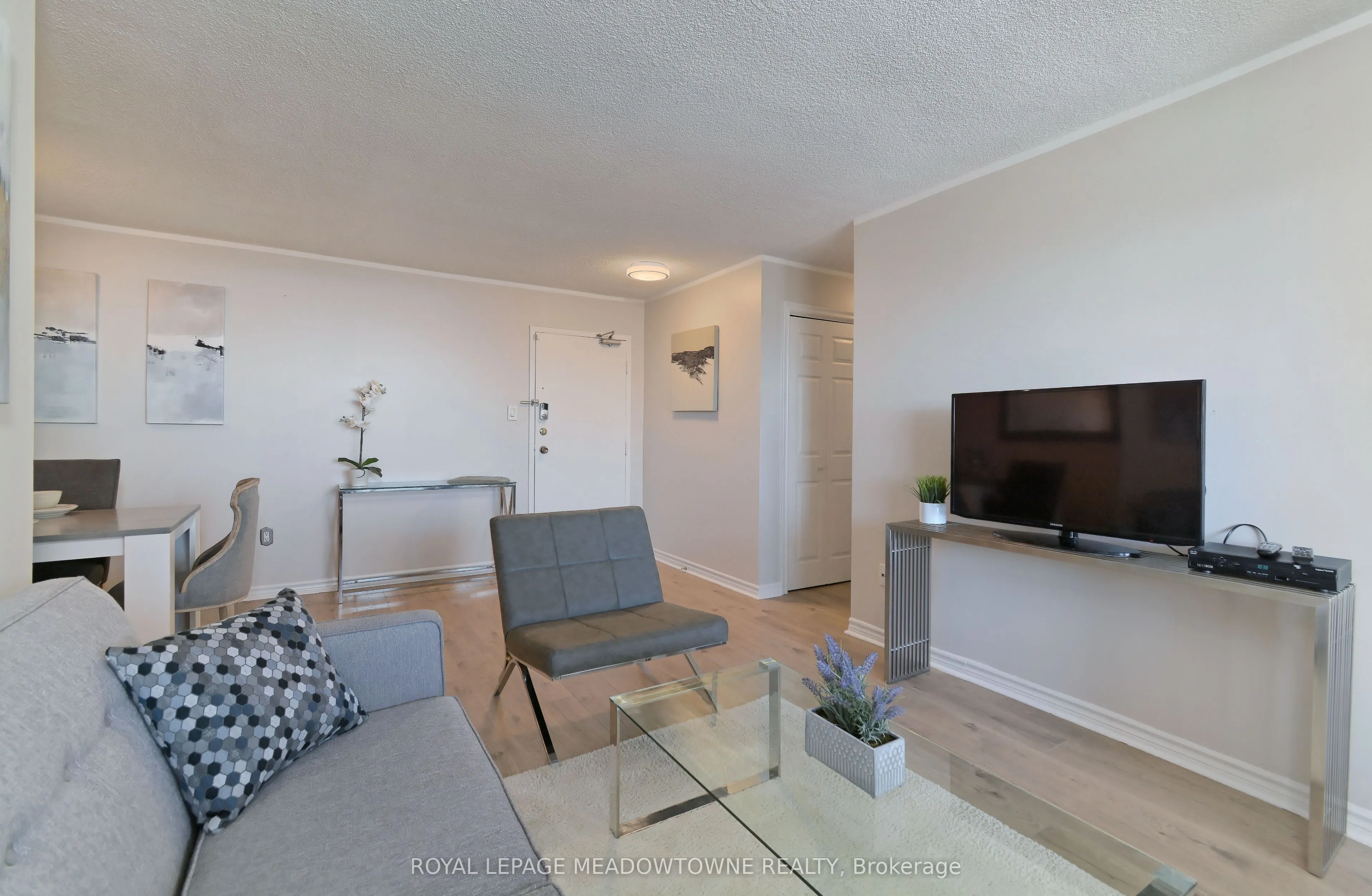 966 Inverhouse Drive, #609